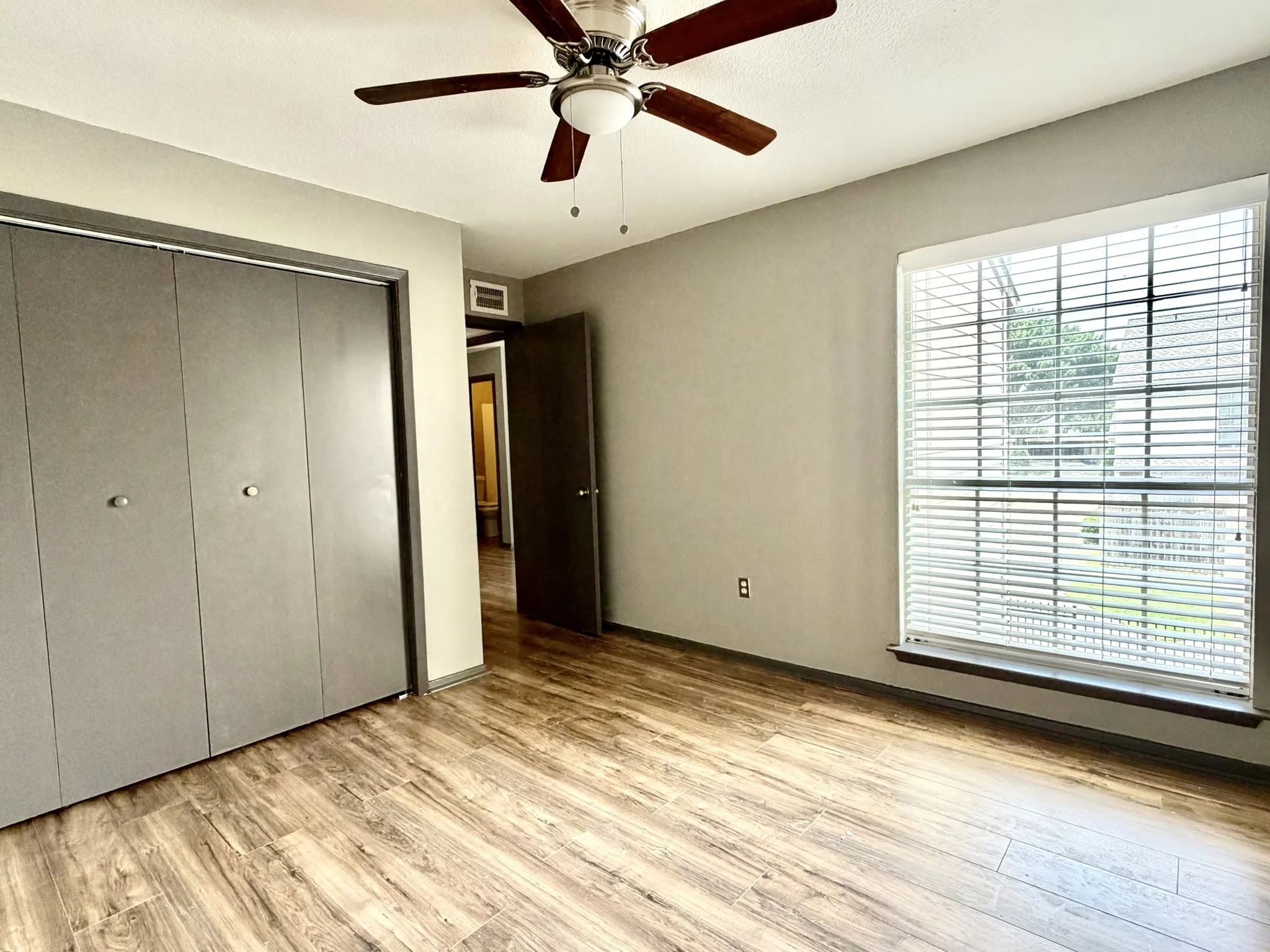Condominium For Sale in Dallas County , 12482 Abrams Road 2521, Dallas, Texas 75243, 2 Bedrooms, 2 Bathrooms, Garage spaces, 955 Sqft, built in 1982, Price $175,000, mls#21329378, Real Estate Agent in Dallas, Homes For Sale in Dallas county, Homes For Sale in Dallas, Realtor in Dallas Texas, Real Estate Brokerage Independent Realty Texas, Luminita Cordes Realtor