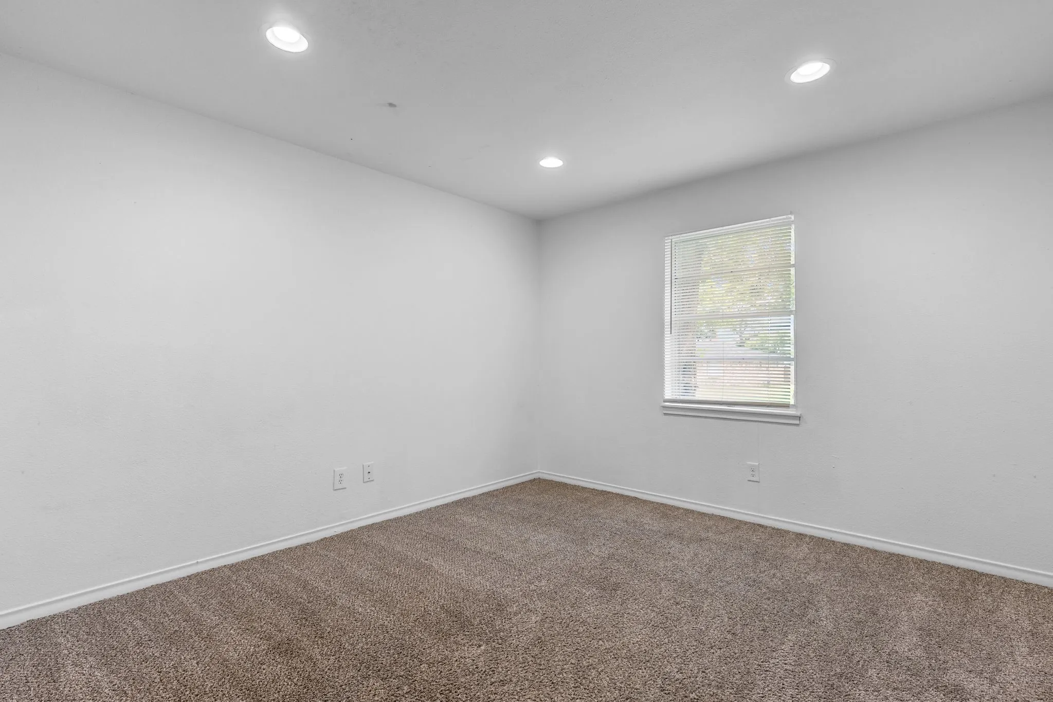 Single Family Residence For Rent in Hopkins County , 705 Plano Street, Sulphur Springs, Texas 75482, 3 Bedroom, 2 Bathroom, 2 Garage spaces, 1,719 Sqft, built in 1965, mls#21329569, Real Estate Agent in Sulphur Springs, Homes For Rent in Hopkins county, Homes For Rent in Sulphur Springs, Realtor in Sulphur Springs Texas, Real Estate Brokerage Independent Realty Texas, Luminita Cordes Realtor