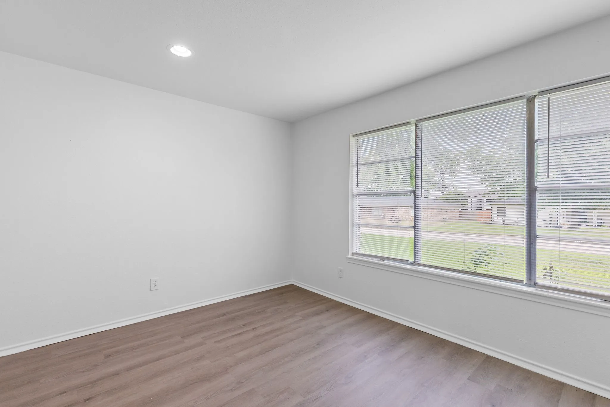 Single Family Residence For Rent in Hopkins County , 705 Plano Street, Sulphur Springs, Texas 75482, 3 Bedroom, 2 Bathroom, 2 Garage spaces, 1,719 Sqft, built in 1965, mls#21329569, Real Estate Agent in Sulphur Springs, Homes For Rent in Hopkins county, Homes For Rent in Sulphur Springs, Realtor in Sulphur Springs Texas, Real Estate Brokerage Independent Realty Texas, Luminita Cordes Realtor