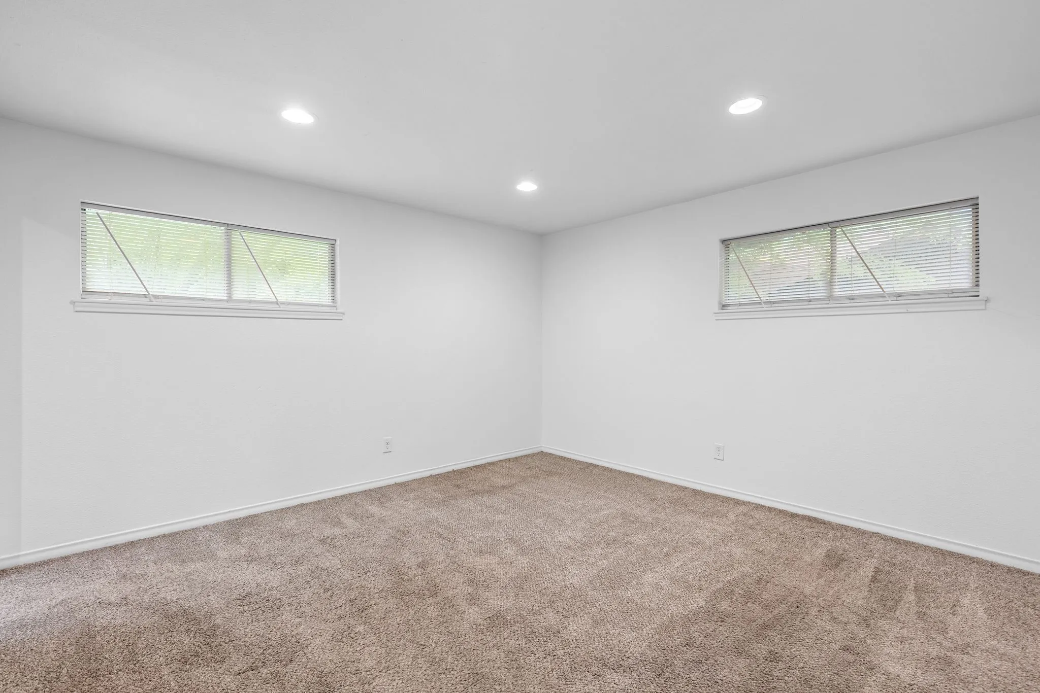 Single Family Residence For Rent in Hopkins County , 705 Plano Street, Sulphur Springs, Texas 75482, 3 Bedroom, 2 Bathroom, 2 Garage spaces, 1,719 Sqft, built in 1965, mls#21329569, Real Estate Agent in Sulphur Springs, Homes For Rent in Hopkins county, Homes For Rent in Sulphur Springs, Realtor in Sulphur Springs Texas, Real Estate Brokerage Independent Realty Texas, Luminita Cordes Realtor