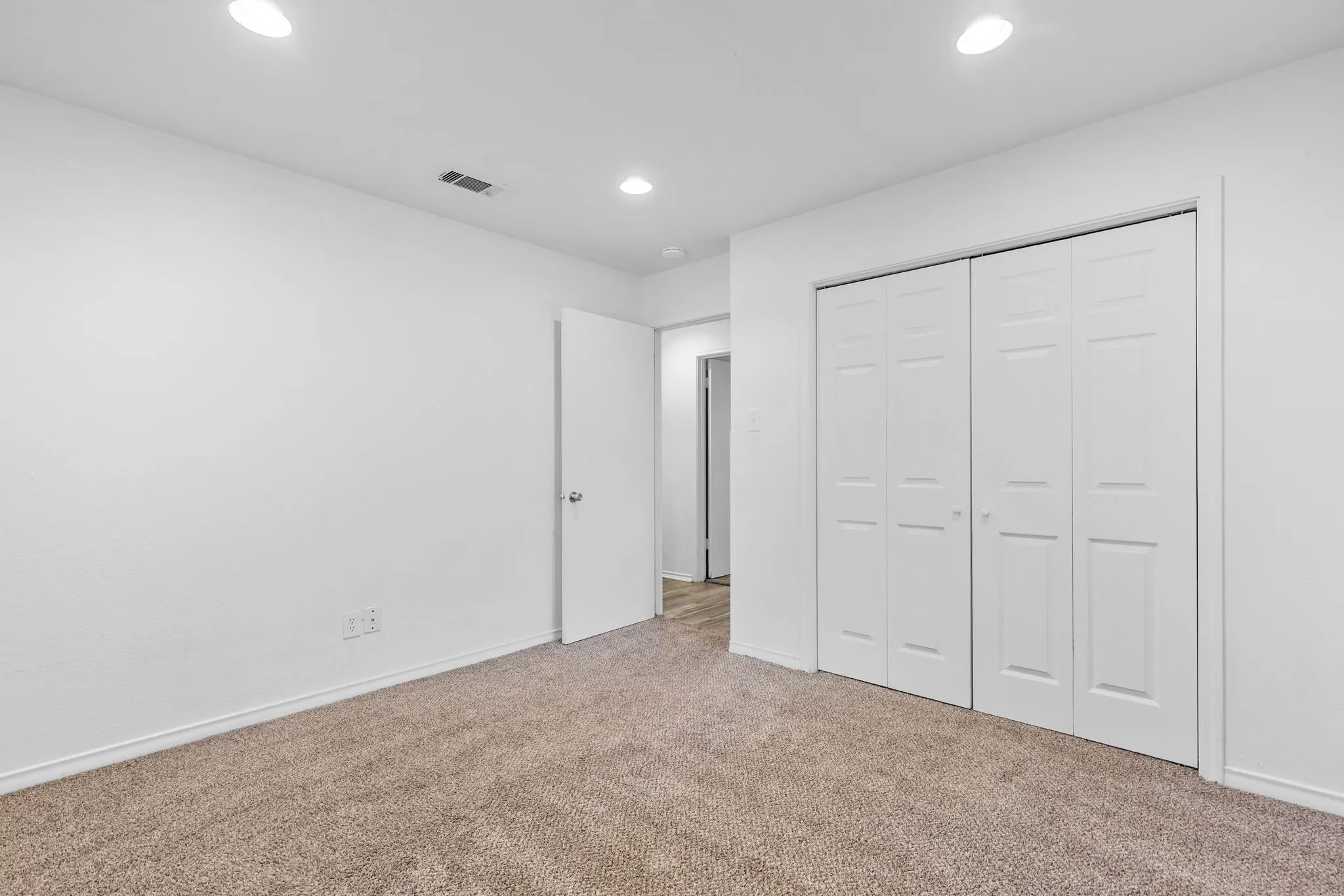 Single Family Residence For Rent in Hopkins County , 705 Plano Street, Sulphur Springs, Texas 75482, 3 Bedroom, 2 Bathroom, 2 Garage spaces, 1,719 Sqft, built in 1965, mls#21329569, Real Estate Agent in Sulphur Springs, Homes For Rent in Hopkins county, Homes For Rent in Sulphur Springs, Realtor in Sulphur Springs Texas, Real Estate Brokerage Independent Realty Texas, Luminita Cordes Realtor