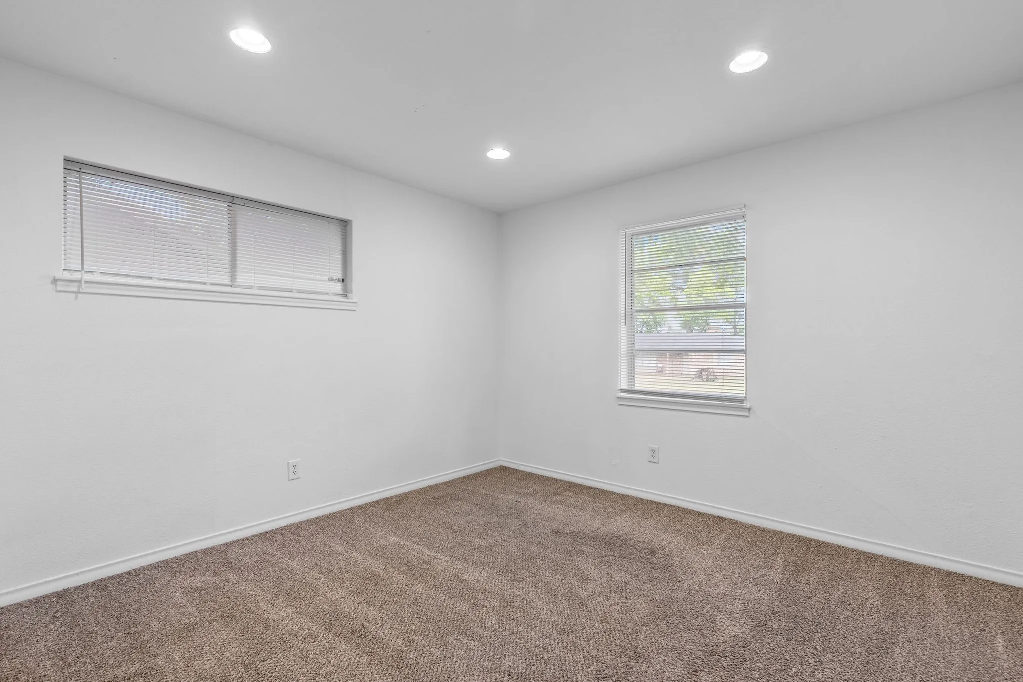 Single Family Residence For Rent in Hopkins County , 705 Plano Street, Sulphur Springs, Texas 75482, 3 Bedroom, 2 Bathroom, 2 Garage spaces, 1,719 Sqft, built in 1965, mls#21329569, Real Estate Agent in Sulphur Springs, Homes For Rent in Hopkins county, Homes For Rent in Sulphur Springs, Realtor in Sulphur Springs Texas, Real Estate Brokerage Independent Realty Texas, Luminita Cordes Realtor