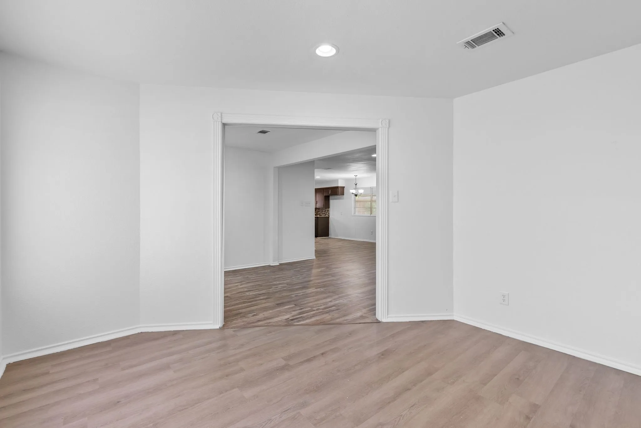 Single Family Residence For Rent in Hopkins County , 705 Plano Street, Sulphur Springs, Texas 75482, 3 Bedroom, 2 Bathroom, 2 Garage spaces, 1,719 Sqft, built in 1965, mls#21329569, Real Estate Agent in Sulphur Springs, Homes For Rent in Hopkins county, Homes For Rent in Sulphur Springs, Realtor in Sulphur Springs Texas, Real Estate Brokerage Independent Realty Texas, Luminita Cordes Realtor
