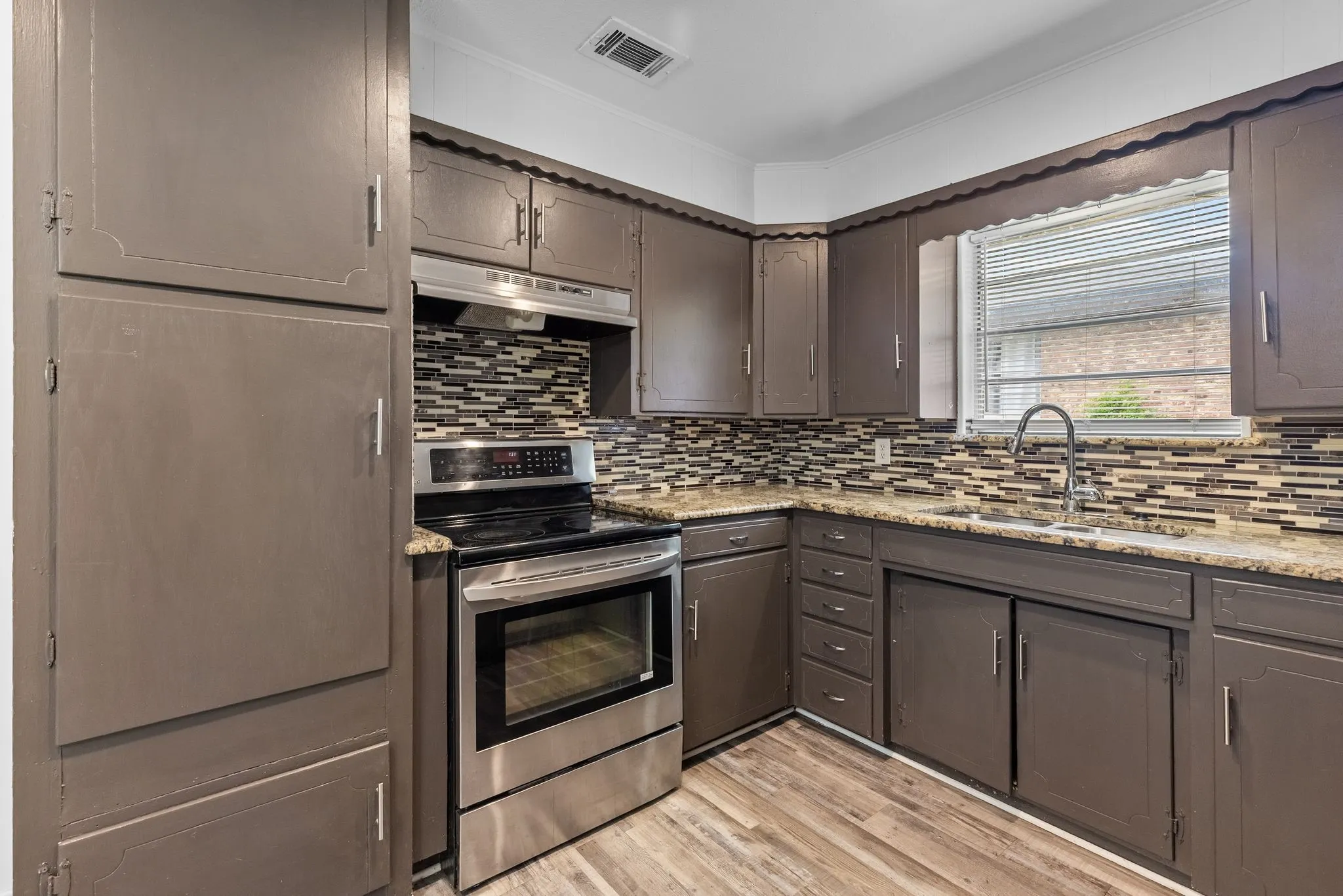 Single Family Residence For Rent in Hopkins County , 705 Plano Street, Sulphur Springs, Texas 75482, 3 Bedroom, 2 Bathroom, 2 Garage spaces, 1,719 Sqft, built in 1965, mls#21329569, Real Estate Agent in Sulphur Springs, Homes For Rent in Hopkins county, Homes For Rent in Sulphur Springs, Realtor in Sulphur Springs Texas, Real Estate Brokerage Independent Realty Texas, Luminita Cordes Realtor