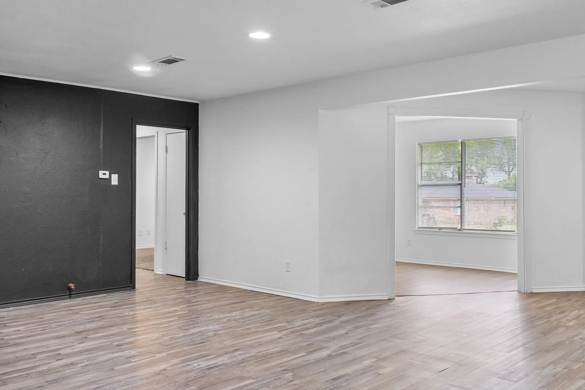 Single Family Residence For Rent in Hopkins County , 705 Plano Street, Sulphur Springs, Texas 75482, 3 Bedroom, 2 Bathroom, 2 Garage spaces, 1,719 Sqft, built in 1965, mls#21329569, Real Estate Agent in Sulphur Springs, Homes For Rent in Hopkins county, Homes For Rent in Sulphur Springs, Realtor in Sulphur Springs Texas, Real Estate Brokerage Independent Realty Texas, Luminita Cordes Realtor