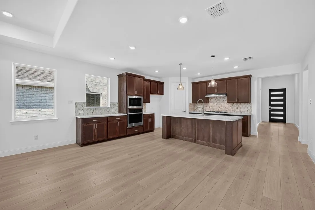 535 Wisteria Street ~ Ready Now