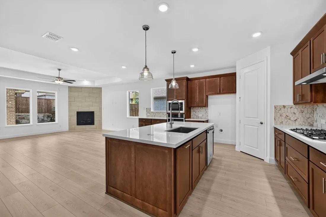 535 Wisteria Street ~ Ready Now