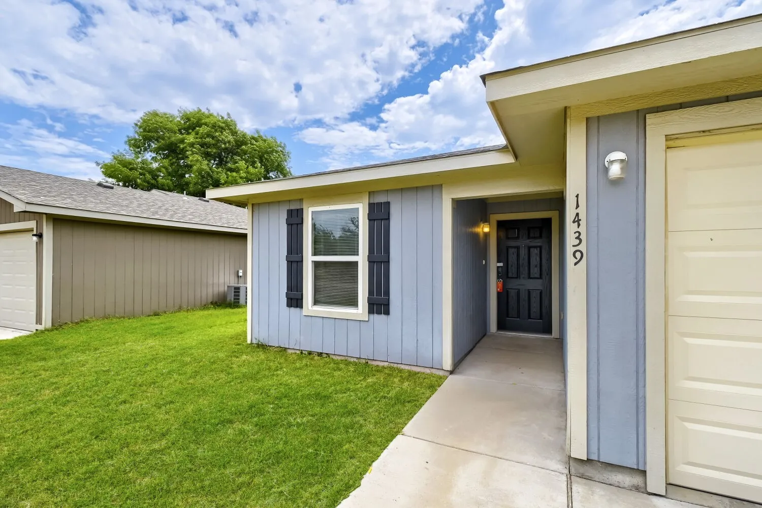 Single Family Residence For Sale in Taylor County , 1439 Plum Street, Abilene, Texas 79601, 3 Bedroom, 2 Bathroom, 2 Garage spaces, 1,028 Sqft, built in 2020, mls#21327119, Real Estate Agent in Abilene, Homes For Sale in Taylor county, Homes For Sale in Abilene, Realtor in Abilene Texas, Real Estate Brokerage Independent Realty Texas, Luminita Cordes Realtor