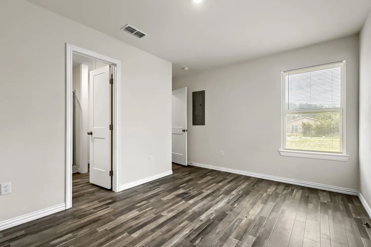 Single Family Residence For Sale in Taylor County , 1439 Plum Street, Abilene, Texas 79601, 3 Bedroom, 2 Bathroom, 2 Garage spaces, 1,028 Sqft, built in 2020, mls#21327119, Real Estate Agent in Abilene, Homes For Sale in Taylor county, Homes For Sale in Abilene, Realtor in Abilene Texas, Real Estate Brokerage Independent Realty Texas, Luminita Cordes Realtor