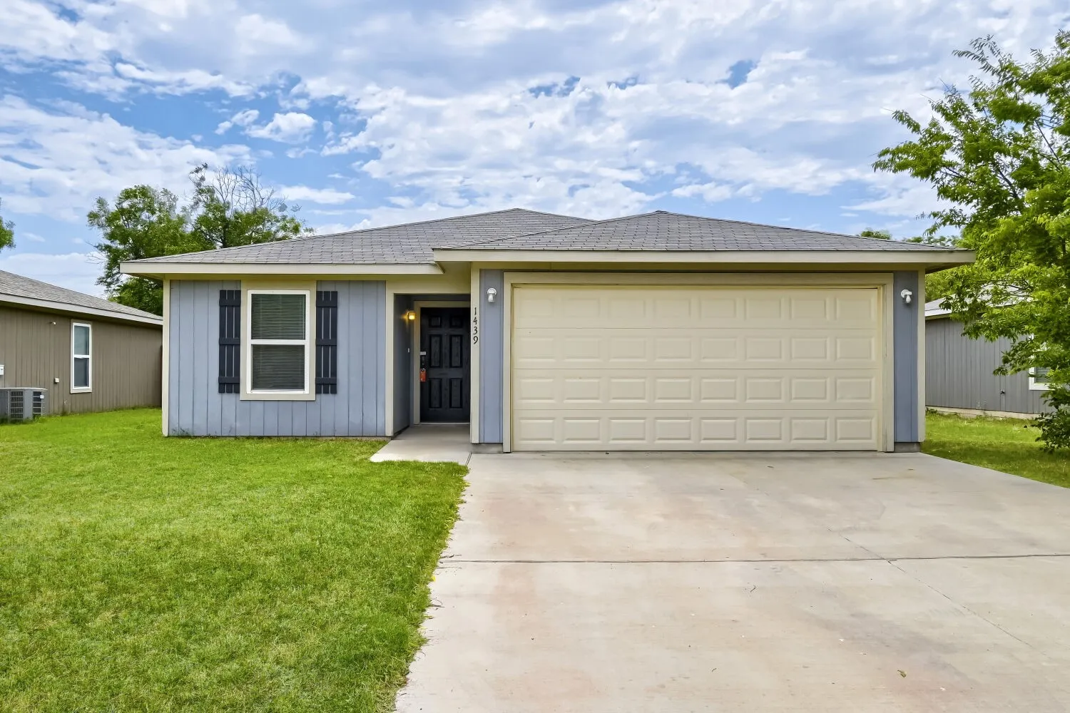 Single Family Residence For Sale in Taylor County , 1439 Plum Street, Abilene, Texas 79601, 3 Bedroom, 2 Bathroom, 2 Garage spaces, 1,028 Sqft, built in 2020, mls#21327119, Real Estate Agent in Abilene, Homes For Sale in Taylor county, Homes For Sale in Abilene, Realtor in Abilene Texas, Real Estate Brokerage Independent Realty Texas, Luminita Cordes Realtor