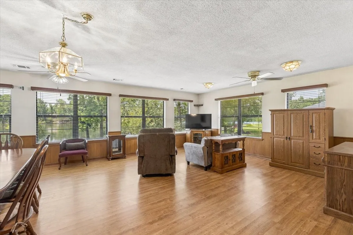Single Family Residence For Sale in Wood County , 1160 County Road 2425, Mineola, Texas 75773, 2 Bedroom, 3 Bathroom, 2 Garage spaces, 1,941 Sqft, built in 1994, mls#21329088, Real Estate Agent in Mineola, Homes For Sale in Wood county, Homes For Sale in Mineola, Realtor in Mineola Texas, Real Estate Brokerage Independent Realty Texas, Luminita Cordes Realtor