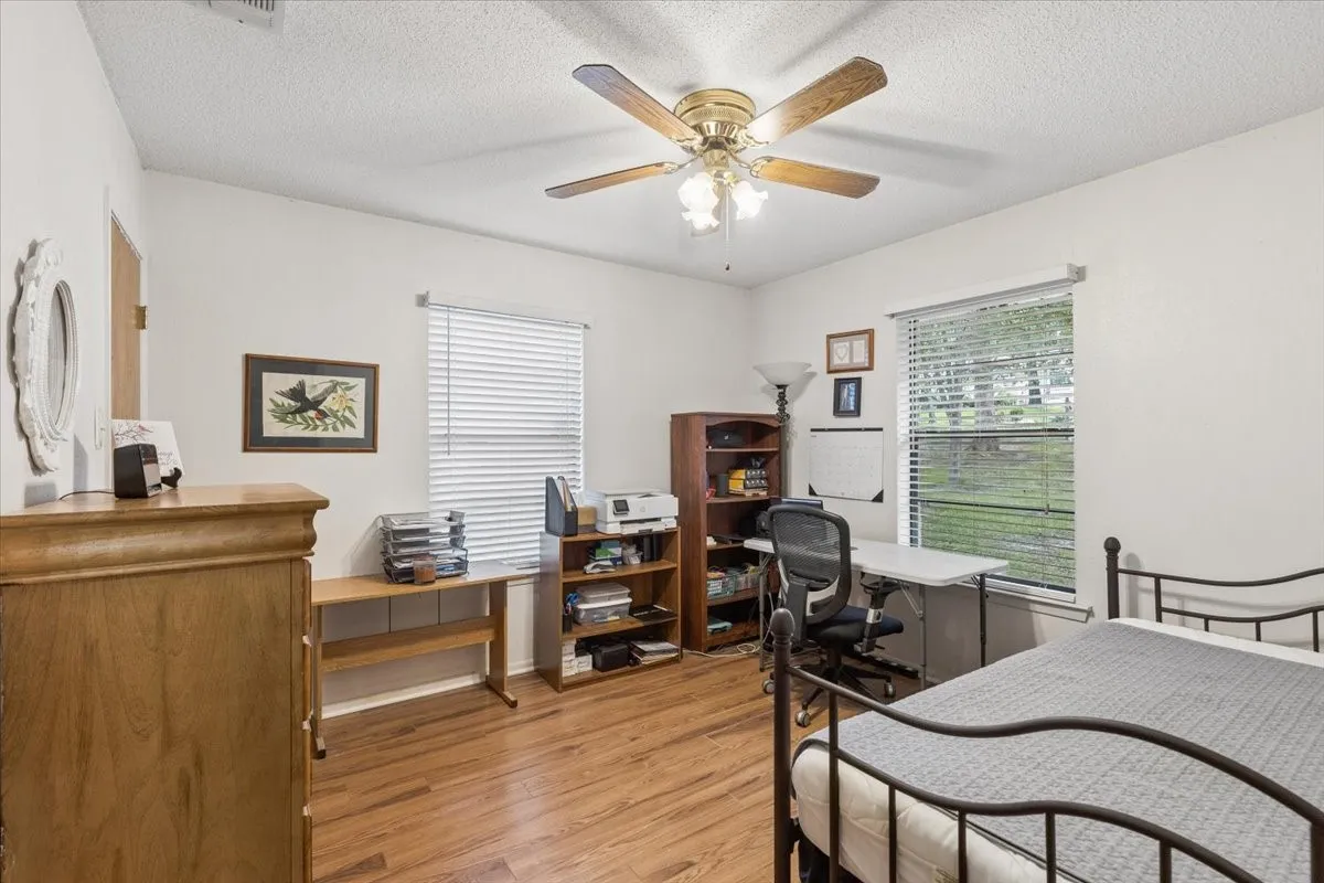 Single Family Residence For Sale in Wood County , 1160 County Road 2425, Mineola, Texas 75773, 2 Bedroom, 3 Bathroom, 2 Garage spaces, 1,941 Sqft, built in 1994, mls#21329088, Real Estate Agent in Mineola, Homes For Sale in Wood county, Homes For Sale in Mineola, Realtor in Mineola Texas, Real Estate Brokerage Independent Realty Texas, Luminita Cordes Realtor