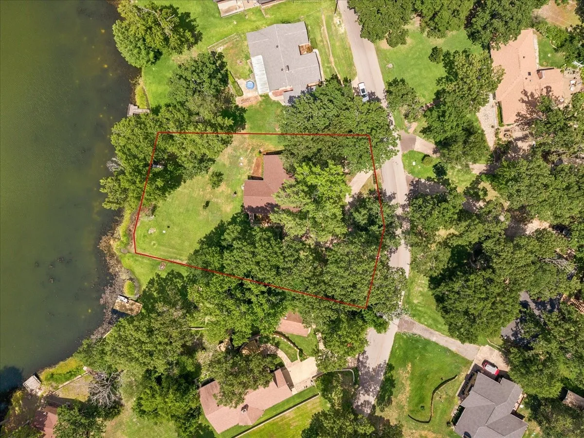 Single Family Residence For Sale in Wood County , 1160 County Road 2425, Mineola, Texas 75773, 2 Bedroom, 3 Bathroom, 2 Garage spaces, 1,941 Sqft, built in 1994, mls#21329088, Real Estate Agent in Mineola, Homes For Sale in Wood county, Homes For Sale in Mineola, Realtor in Mineola Texas, Real Estate Brokerage Independent Realty Texas, Luminita Cordes Realtor