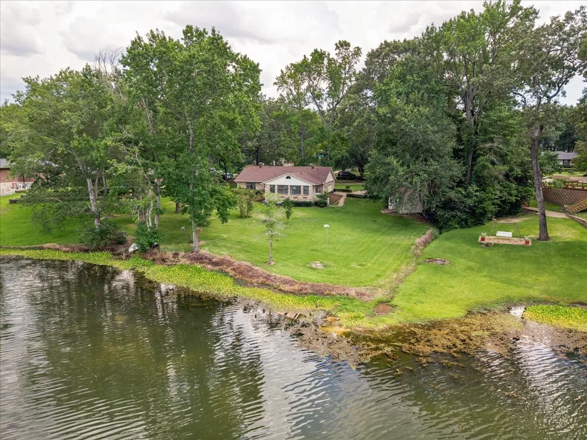 Single Family Residence For Sale in Wood County , 1160 County Road 2425, Mineola, Texas 75773, 2 Bedroom, 3 Bathroom, 2 Garage spaces, 1,941 Sqft, built in 1994, mls#21329088, Real Estate Agent in Mineola, Homes For Sale in Wood county, Homes For Sale in Mineola, Realtor in Mineola Texas, Real Estate Brokerage Independent Realty Texas, Luminita Cordes Realtor