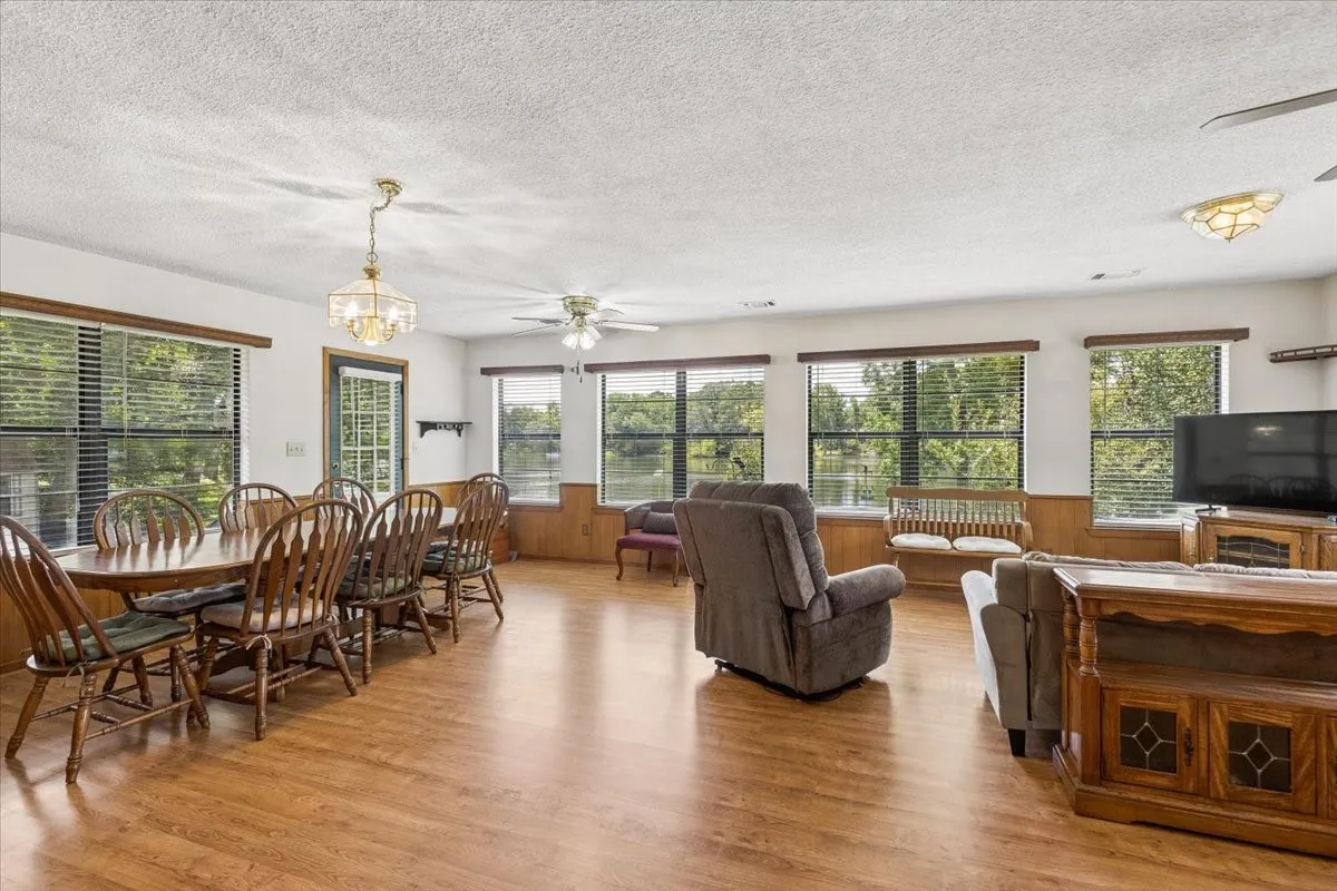 Single Family Residence For Sale in Wood County , 1160 County Road 2425, Mineola, Texas 75773, 2 Bedroom, 3 Bathroom, 2 Garage spaces, 1,941 Sqft, built in 1994, mls#21329088, Real Estate Agent in Mineola, Homes For Sale in Wood county, Homes For Sale in Mineola, Realtor in Mineola Texas, Real Estate Brokerage Independent Realty Texas, Luminita Cordes Realtor