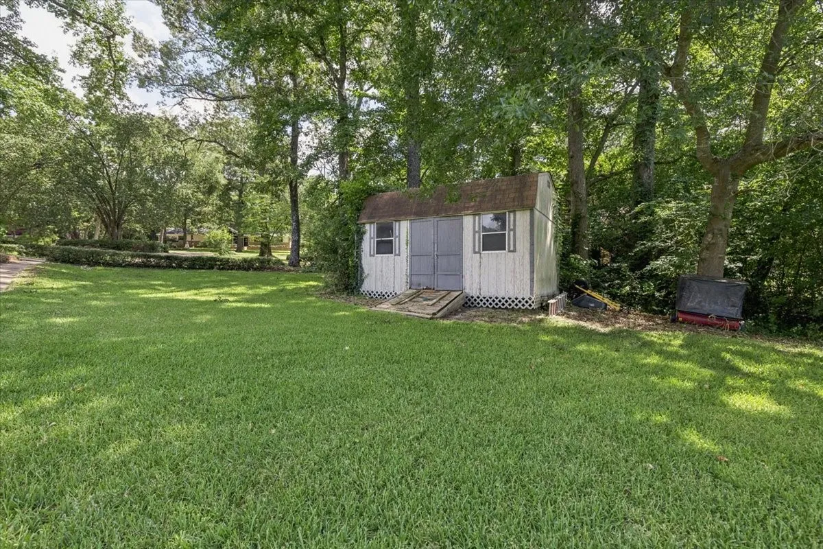 Single Family Residence For Sale in Wood County , 1160 County Road 2425, Mineola, Texas 75773, 2 Bedroom, 3 Bathroom, 2 Garage spaces, 1,941 Sqft, built in 1994, mls#21329088, Real Estate Agent in Mineola, Homes For Sale in Wood county, Homes For Sale in Mineola, Realtor in Mineola Texas, Real Estate Brokerage Independent Realty Texas, Luminita Cordes Realtor