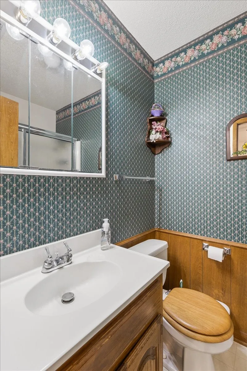 Single Family Residence For Sale in Wood County , 1160 County Road 2425, Mineola, Texas 75773, 2 Bedroom, 3 Bathroom, 2 Garage spaces, 1,941 Sqft, built in 1994, mls#21329088, Real Estate Agent in Mineola, Homes For Sale in Wood county, Homes For Sale in Mineola, Realtor in Mineola Texas, Real Estate Brokerage Independent Realty Texas, Luminita Cordes Realtor