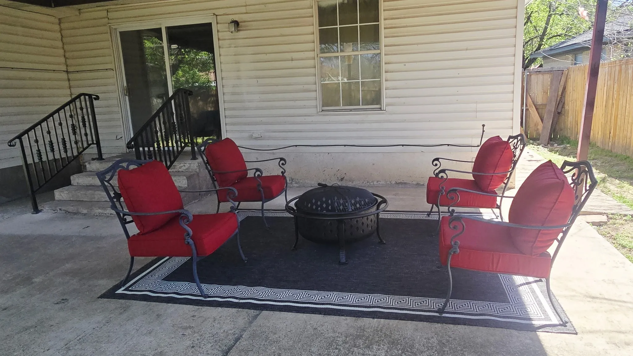 Single Family Residence For Sale in Dallas County , 1415 Gillette Street, Dallas, Texas 75217, 4 Bedrooms, 3 Bathrooms, 2 Garage spaces, 2,800 Sqft, built in 1957, Price $350,000, mls#21329589, Real Estate Agent in Dallas, Homes For Sale in Dallas county, Homes For Sale in Dallas, Realtor in Dallas Texas, Real Estate Brokerage Independent Realty Texas, Luminita Cordes Realtor