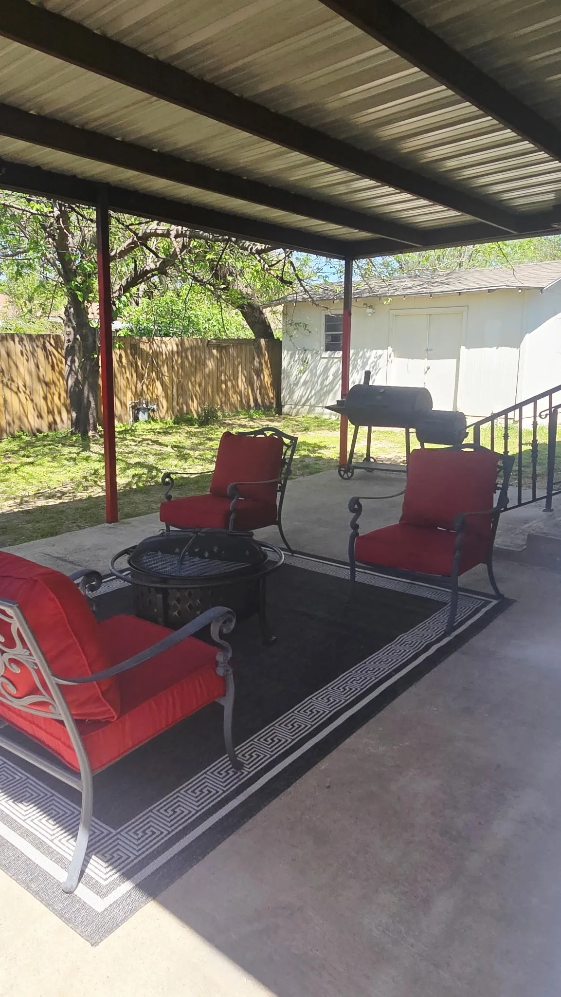 Single Family Residence For Sale in Dallas County , 1415 Gillette Street, Dallas, Texas 75217, 4 Bedrooms, 3 Bathrooms, 2 Garage spaces, 2,800 Sqft, built in 1957, Price $350,000, mls#21329589, Real Estate Agent in Dallas, Homes For Sale in Dallas county, Homes For Sale in Dallas, Realtor in Dallas Texas, Real Estate Brokerage Independent Realty Texas, Luminita Cordes Realtor