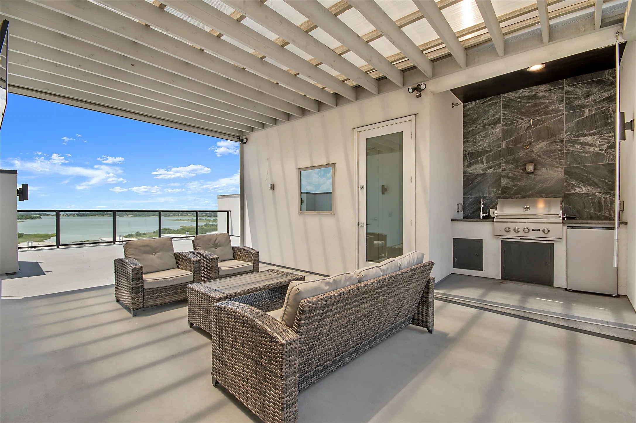 Single Family Residence For Sale in Denton County , 4944 Blaynes View, The Colony, Texas 75056, 4 Bedroom, 6 Bathroom, 2 Garage spaces, 3,407 Sqft, built in 2020, mls#21329420, Real Estate Agent in The Colony, Homes For Sale in Denton county, Homes For Sale in The Colony, Realtor in The Colony Texas, Real Estate Brokerage Independent Realty Texas, Luminita Cordes Realtor