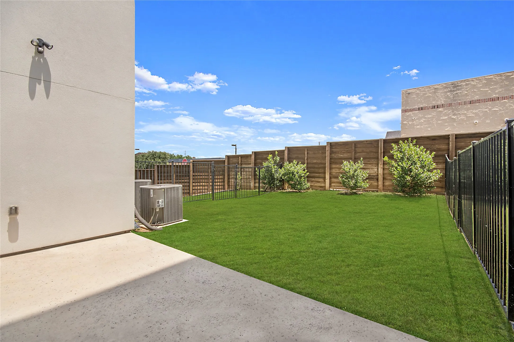 Single Family Residence For Sale in Denton County , 4944 Blaynes View, The Colony, Texas 75056, 4 Bedroom, 6 Bathroom, 2 Garage spaces, 3,407 Sqft, built in 2020, mls#21329420, Real Estate Agent in The Colony, Homes For Sale in Denton county, Homes For Sale in The Colony, Realtor in The Colony Texas, Real Estate Brokerage Independent Realty Texas, Luminita Cordes Realtor