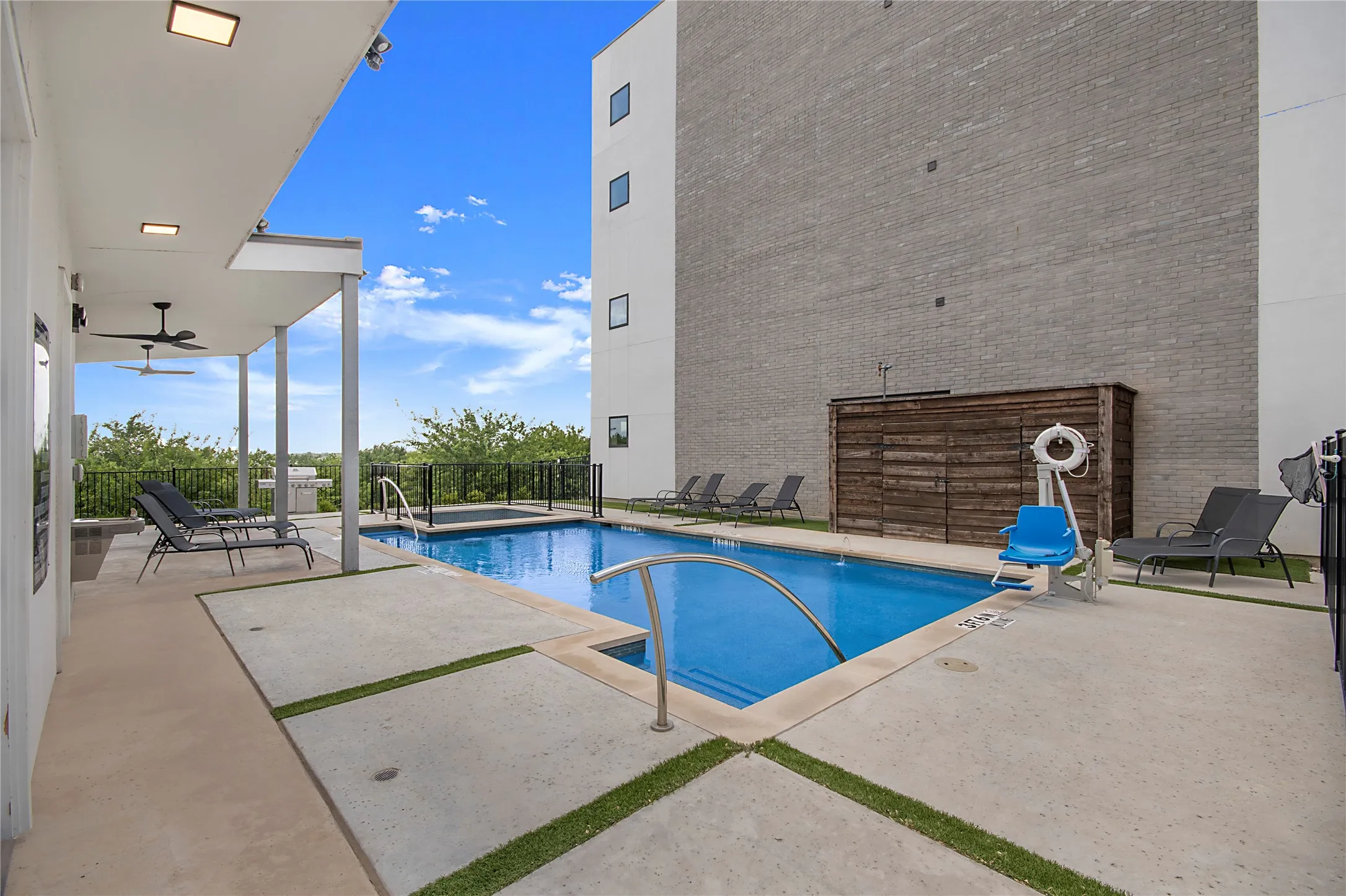 Single Family Residence For Sale in Denton County , 4944 Blaynes View, The Colony, Texas 75056, 4 Bedroom, 6 Bathroom, 2 Garage spaces, 3,407 Sqft, built in 2020, mls#21329420, Real Estate Agent in The Colony, Homes For Sale in Denton county, Homes For Sale in The Colony, Realtor in The Colony Texas, Real Estate Brokerage Independent Realty Texas, Luminita Cordes Realtor