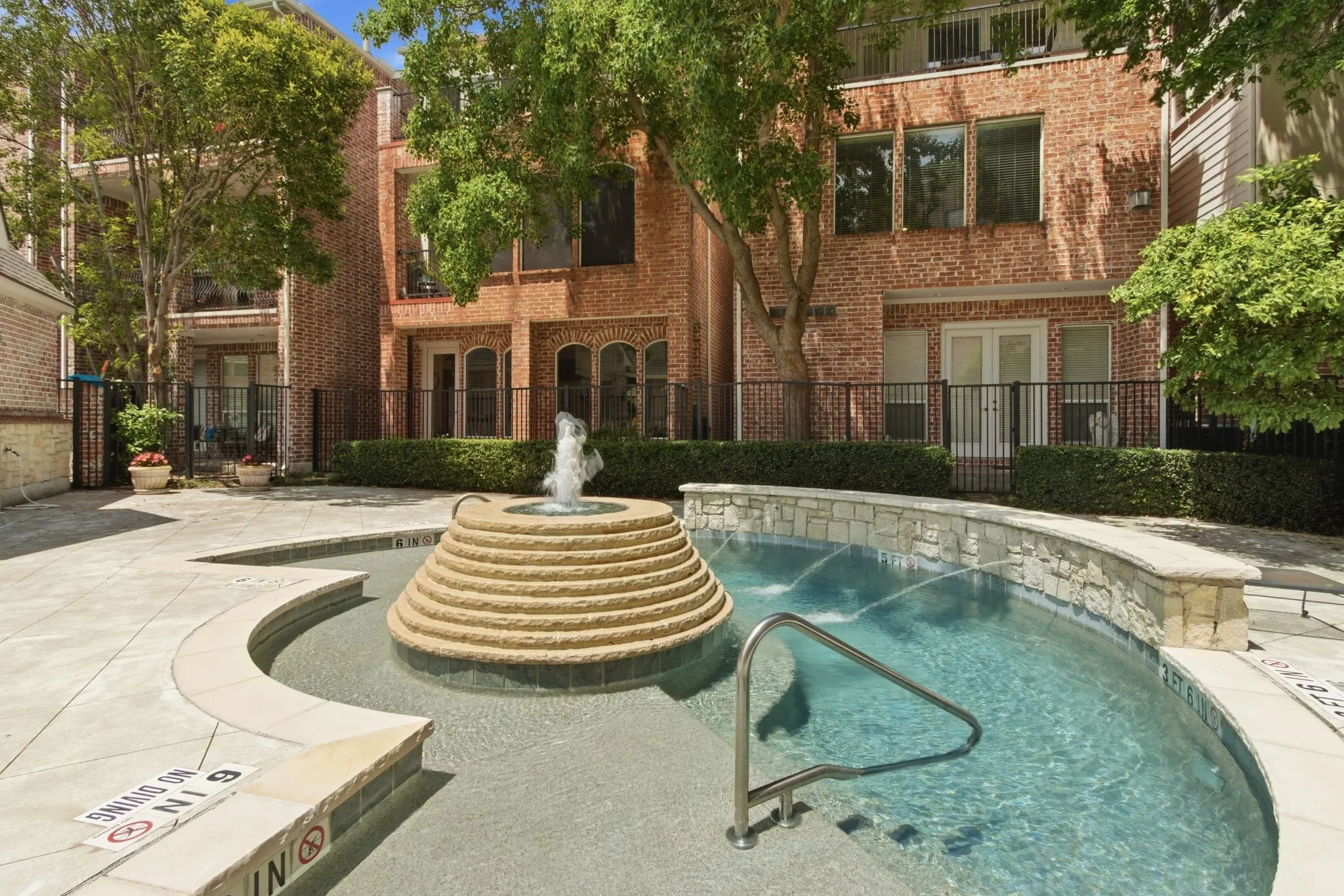 Single Family Residence For Sale in Collin County , 18323 Frankford Lakes Circle, Dallas, Texas 75252, 4 Bedroom, 4 Bathroom, 2 Garage spaces, 3,019 Sqft, built in 2004, mls#21329594, Real Estate Agent in Dallas, Homes For Sale in Collin county, Homes For Sale in Dallas, Realtor in Dallas Texas, Real Estate Brokerage Independent Realty Texas, Luminita Cordes Realtor