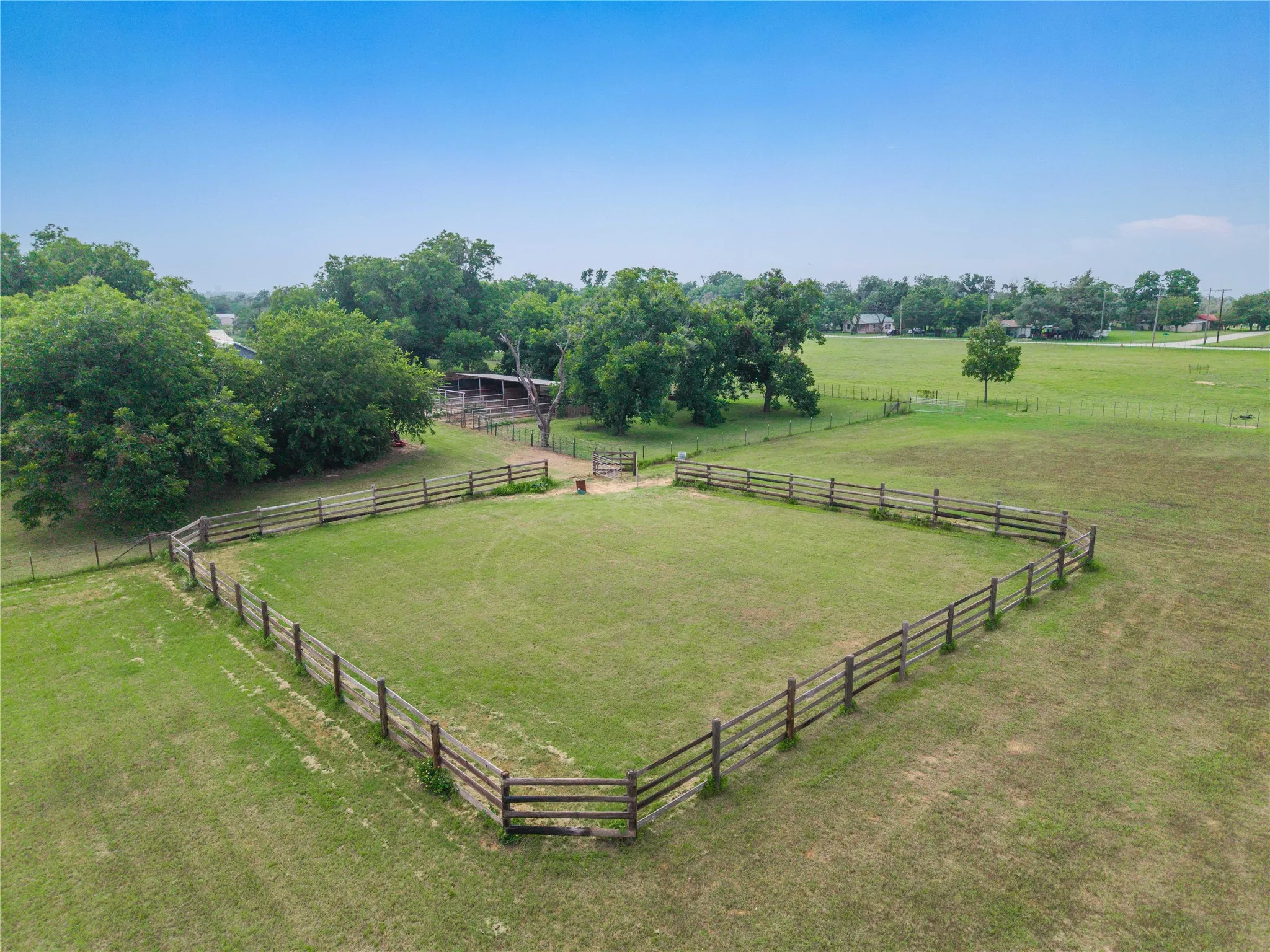 Single Family Residence For Sale in Comanche County , 304 N Victor Street, Comanche, Texas 76442, 3 Bedroom, 2 Bathroom, Garage spaces, 1,800 Sqft, built in 1940, mls#21316563, Real Estate Agent in Comanche, Homes For Sale in Comanche county, Homes For Sale in Comanche, Realtor in Comanche Texas, Real Estate Brokerage Independent Realty Texas, Luminita Cordes Realtor