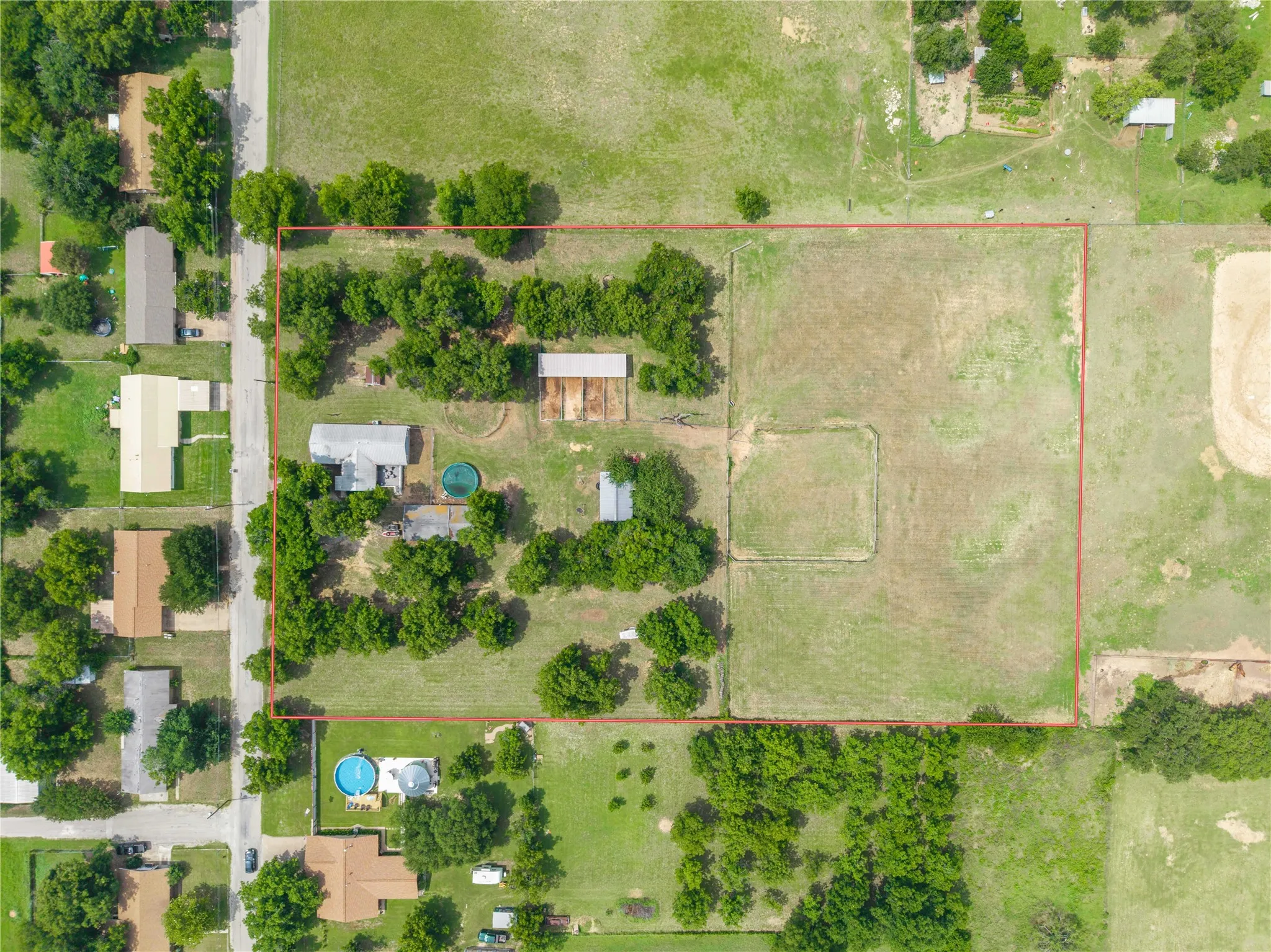 Single Family Residence For Sale in Comanche County , 304 N Victor Street, Comanche, Texas 76442, 3 Bedroom, 2 Bathroom, Garage spaces, 1,800 Sqft, built in 1940, mls#21316563, Real Estate Agent in Comanche, Homes For Sale in Comanche county, Homes For Sale in Comanche, Realtor in Comanche Texas, Real Estate Brokerage Independent Realty Texas, Luminita Cordes Realtor