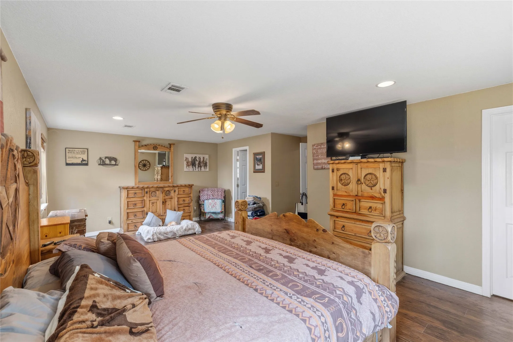 Huge Primary bedroom