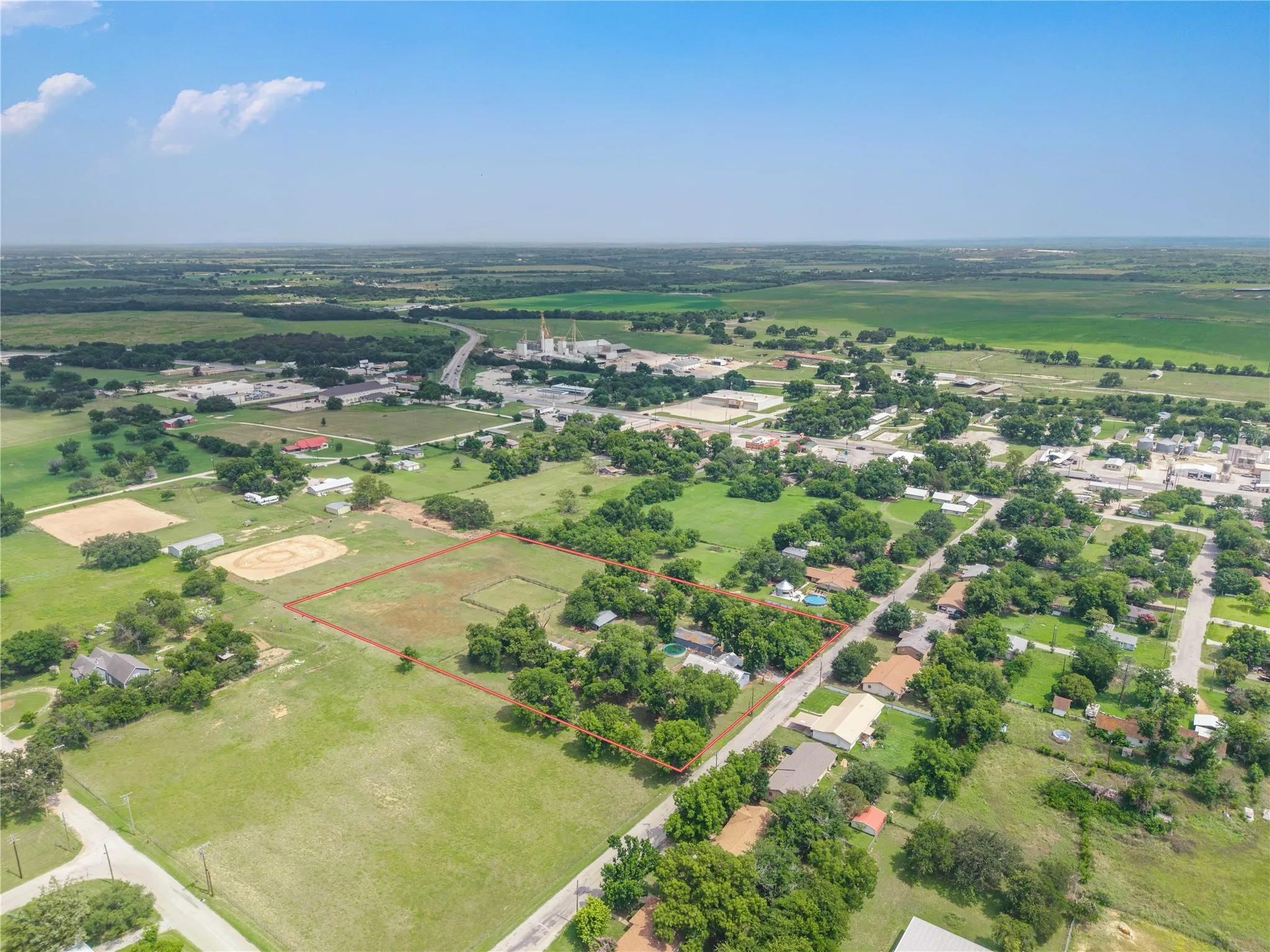 Single Family Residence For Sale in Comanche County , 304 N Victor Street, Comanche, Texas 76442, 3 Bedroom, 2 Bathroom, Garage spaces, 1,800 Sqft, built in 1940, mls#21316563, Real Estate Agent in Comanche, Homes For Sale in Comanche county, Homes For Sale in Comanche, Realtor in Comanche Texas, Real Estate Brokerage Independent Realty Texas, Luminita Cordes Realtor