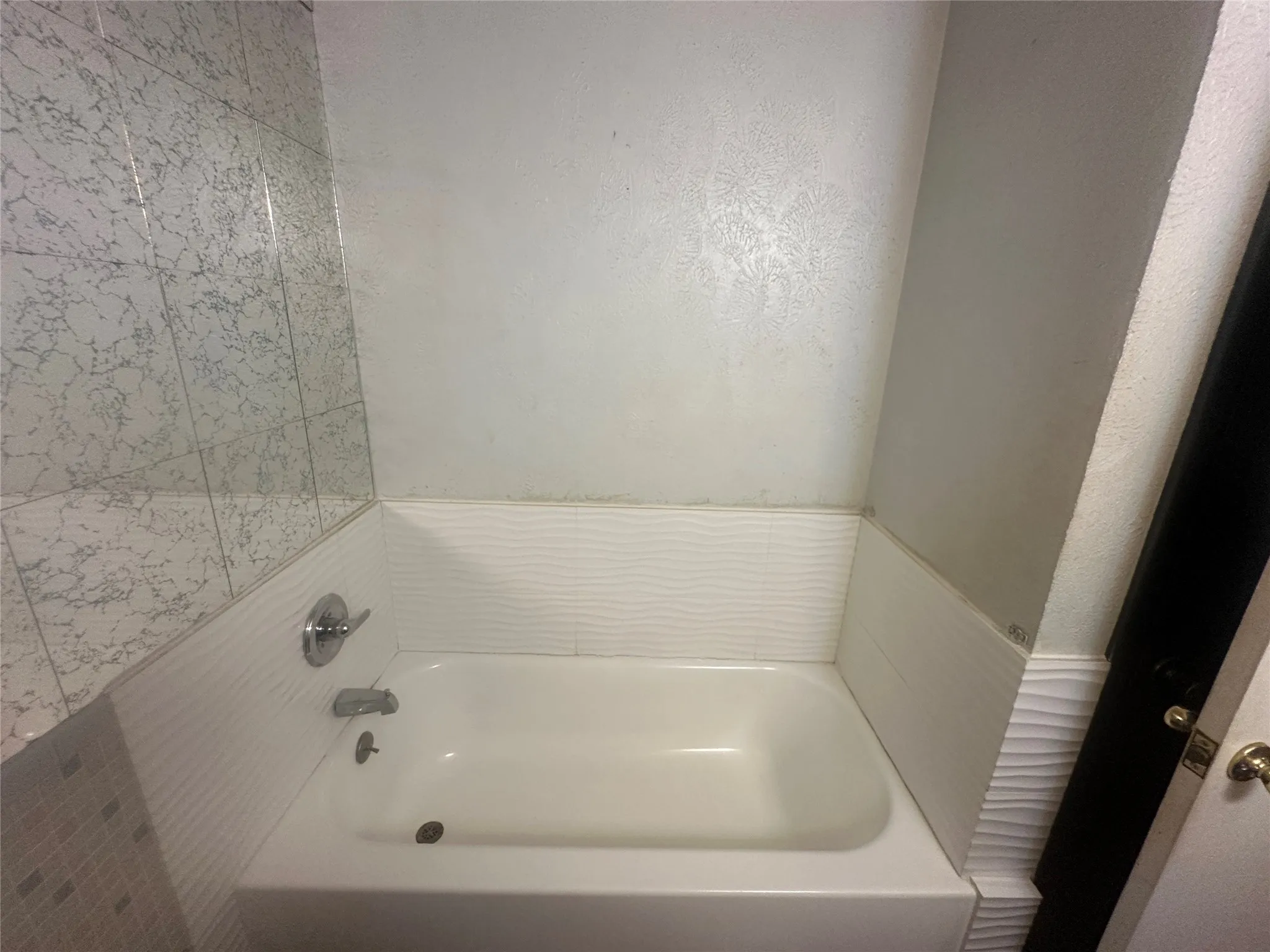 Single Family Residence For Sale in Montague County , 1507 N Matthews Street, Bowie, Texas 76230, 3 Bedroom, 2 Bathroom, 2 Garage spaces, 1,403 Sqft, built in 1968, mls#21329595, Real Estate Agent in Bowie, Homes For Sale in Montague county, Homes For Sale in Bowie, Realtor in Bowie Texas, Real Estate Brokerage Independent Realty Texas, Luminita Cordes Realtor