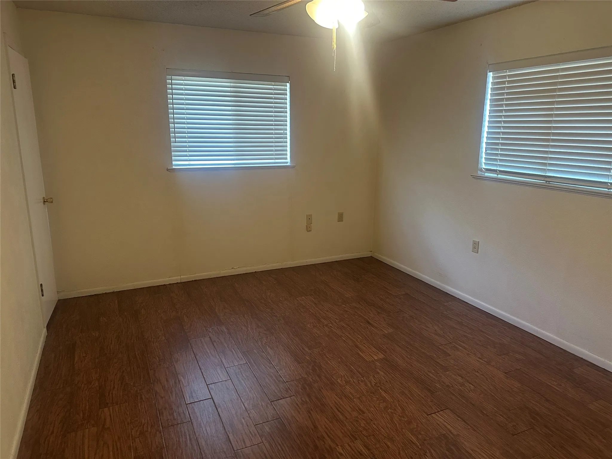 Single Family Residence For Sale in Montague County , 1507 N Matthews Street, Bowie, Texas 76230, 3 Bedroom, 2 Bathroom, 2 Garage spaces, 1,403 Sqft, built in 1968, mls#21329595, Real Estate Agent in Bowie, Homes For Sale in Montague county, Homes For Sale in Bowie, Realtor in Bowie Texas, Real Estate Brokerage Independent Realty Texas, Luminita Cordes Realtor