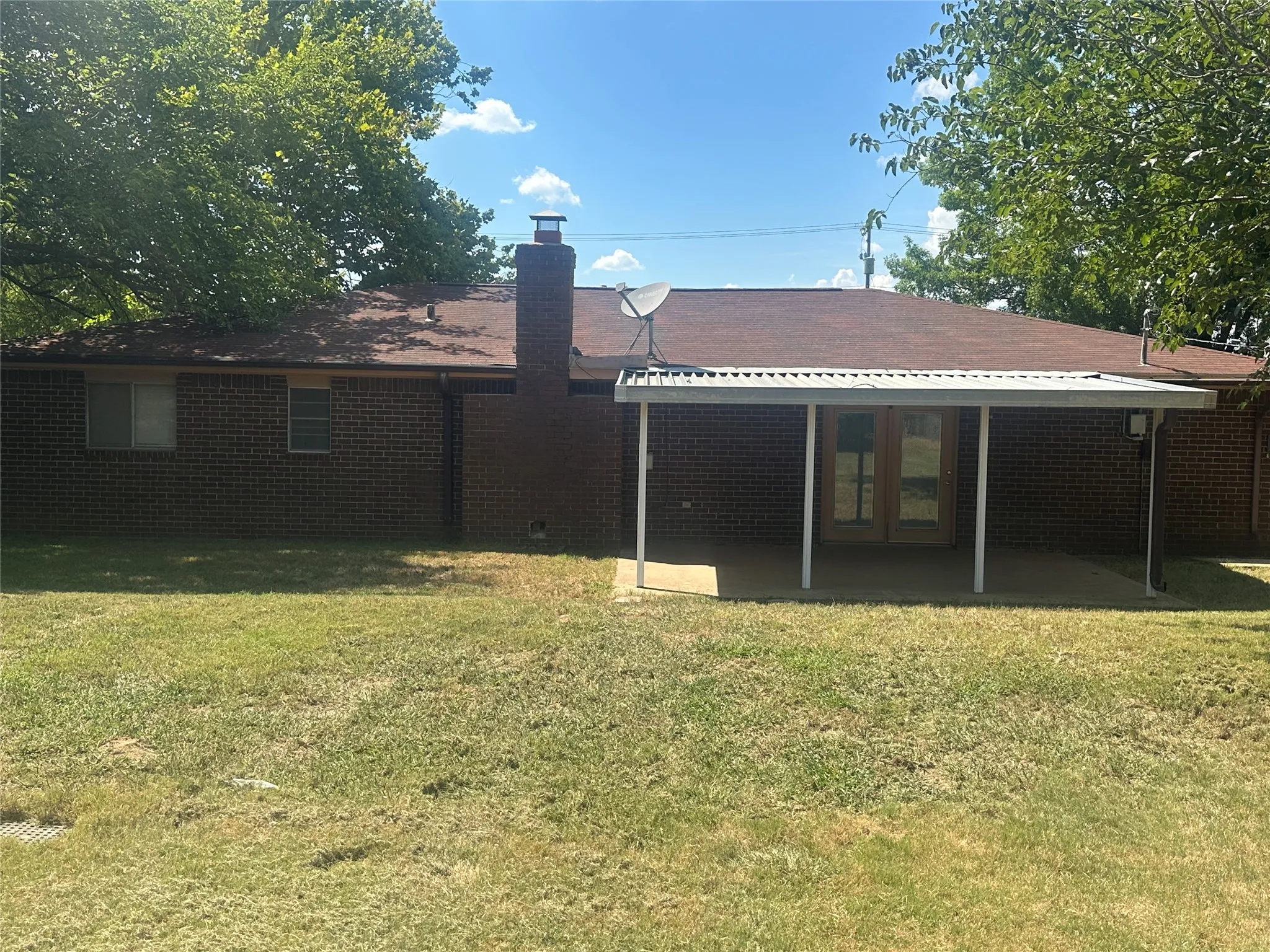 Single Family Residence For Sale in Montague County , 1507 N Matthews Street, Bowie, Texas 76230, 3 Bedroom, 2 Bathroom, 2 Garage spaces, 1,403 Sqft, built in 1968, mls#21329595, Real Estate Agent in Bowie, Homes For Sale in Montague county, Homes For Sale in Bowie, Realtor in Bowie Texas, Real Estate Brokerage Independent Realty Texas, Luminita Cordes Realtor