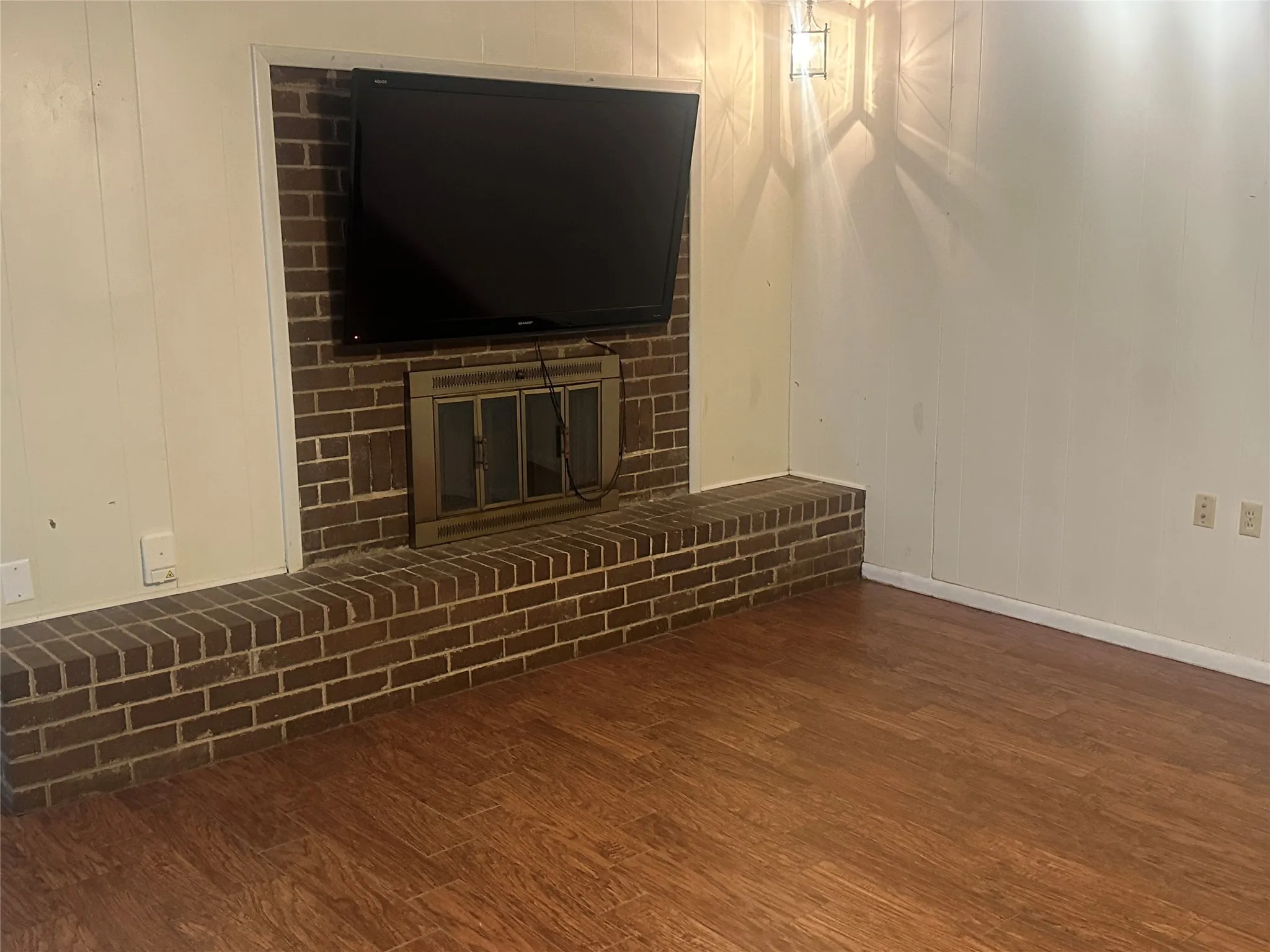 Single Family Residence For Sale in Montague County , 1507 N Matthews Street, Bowie, Texas 76230, 3 Bedroom, 2 Bathroom, 2 Garage spaces, 1,403 Sqft, built in 1968, mls#21329595, Real Estate Agent in Bowie, Homes For Sale in Montague county, Homes For Sale in Bowie, Realtor in Bowie Texas, Real Estate Brokerage Independent Realty Texas, Luminita Cordes Realtor