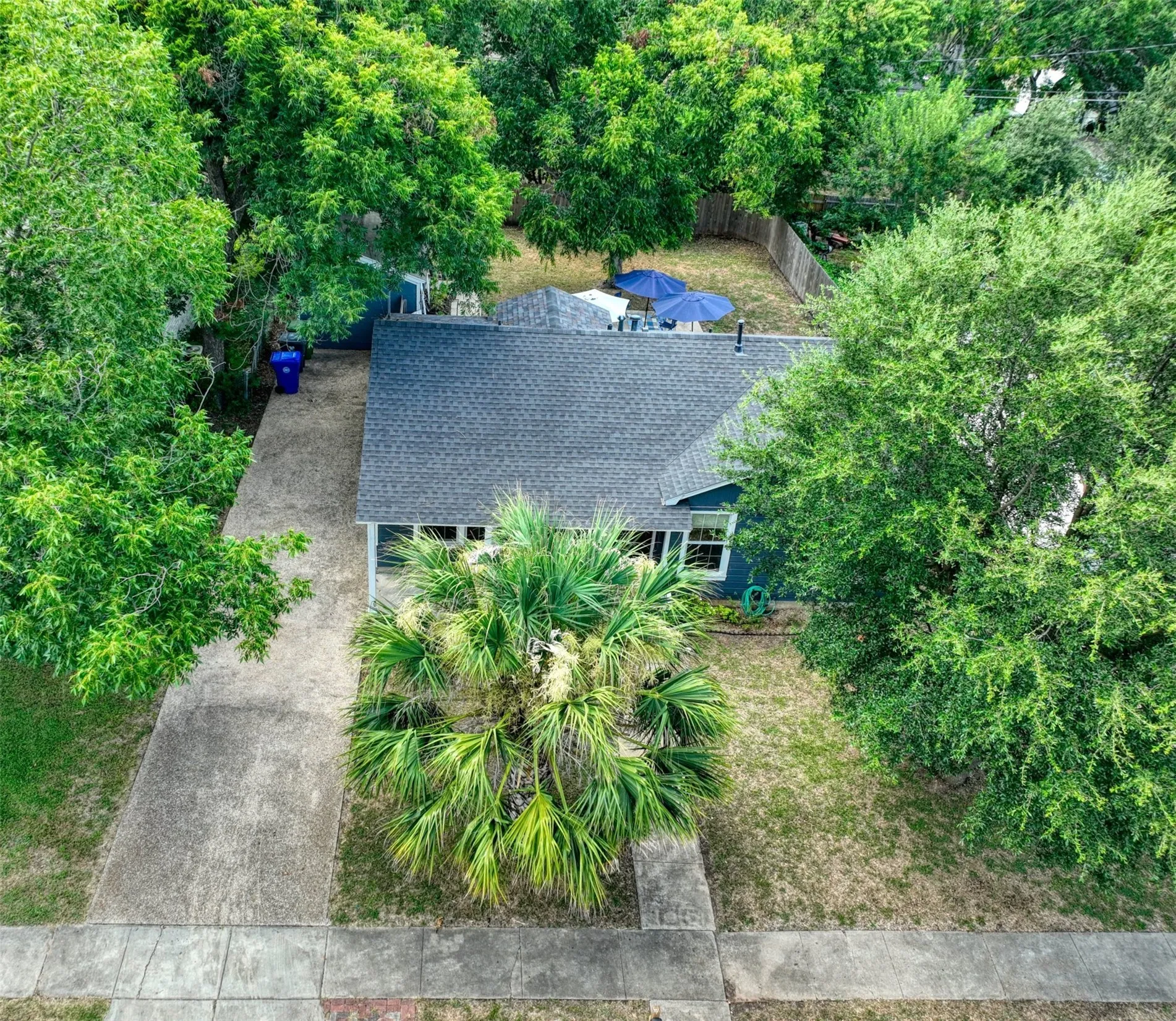Single Family Residence For Sale in Mc Lennan County , 3128 Fadal Avenue, Waco, Texas 76708, 2 Bedroom, 1 Bathroom, Garage spaces, 1,057 Sqft, built in 1950, mls#21324526, Real Estate Agent in Waco, Homes For Sale in Mc Lennan county, Homes For Sale in Waco, Realtor in Waco Texas, Real Estate Brokerage Independent Realty Texas, Luminita Cordes Realtor