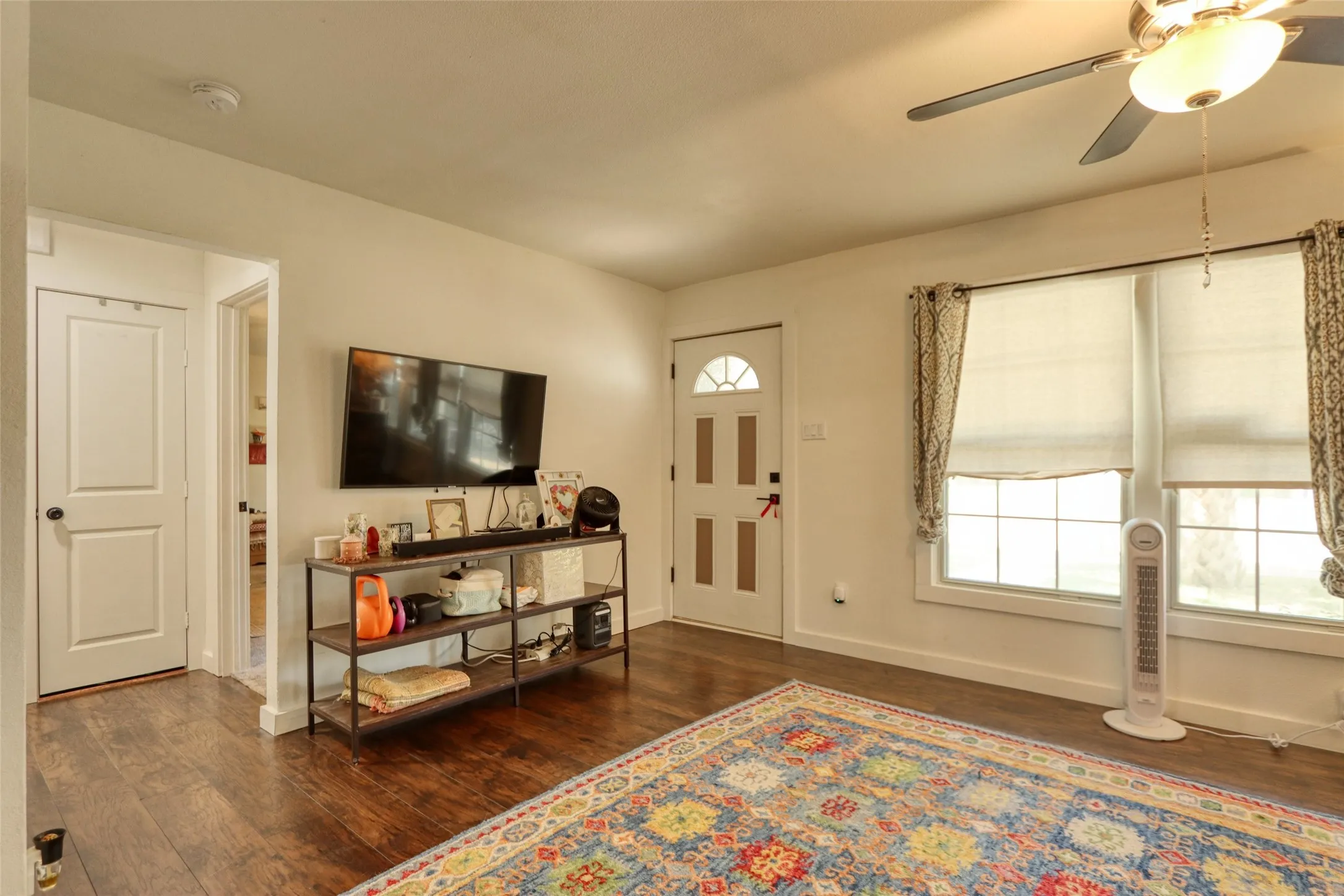 Single Family Residence For Sale in Mc Lennan County , 3128 Fadal Avenue, Waco, Texas 76708, 2 Bedroom, 1 Bathroom, Garage spaces, 1,057 Sqft, built in 1950, mls#21324526, Real Estate Agent in Waco, Homes For Sale in Mc Lennan county, Homes For Sale in Waco, Realtor in Waco Texas, Real Estate Brokerage Independent Realty Texas, Luminita Cordes Realtor