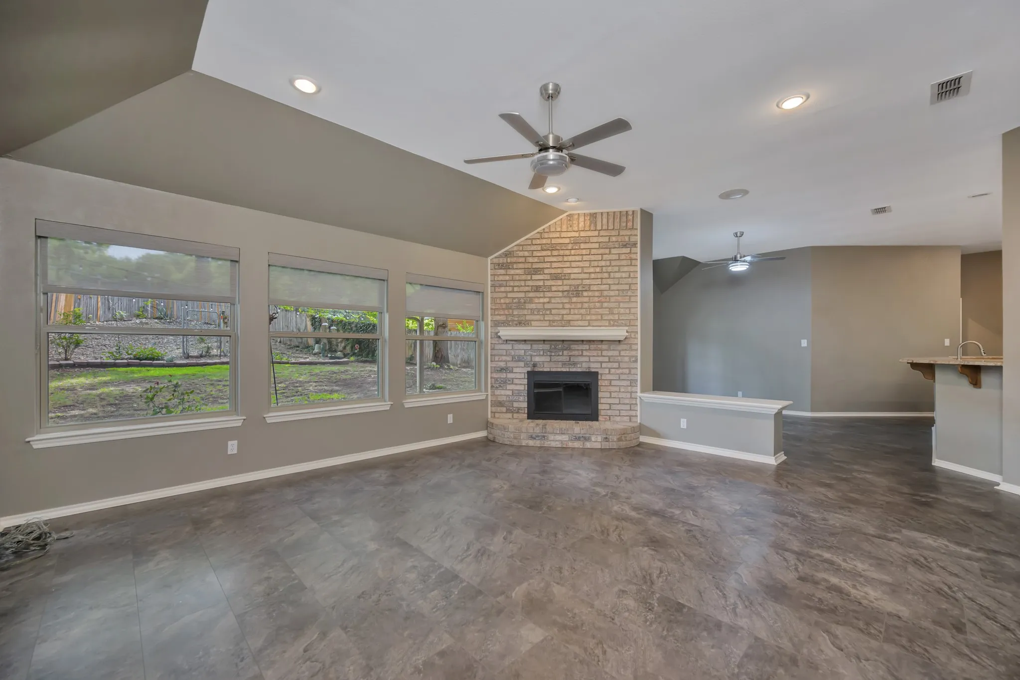 Single Family Residence For Sale in Tarrant County , 4731 Saddlebrook Drive, Benbrook, Texas 76116, 4 Bedroom, 3 Bathroom, 2 Garage spaces, 2,615 Sqft, built in 1991, mls#21329565, Real Estate Agent in Benbrook, Homes For Sale in Tarrant county, Homes For Sale in Benbrook, Realtor in Benbrook Texas, Real Estate Brokerage Independent Realty Texas, Luminita Cordes Realtor