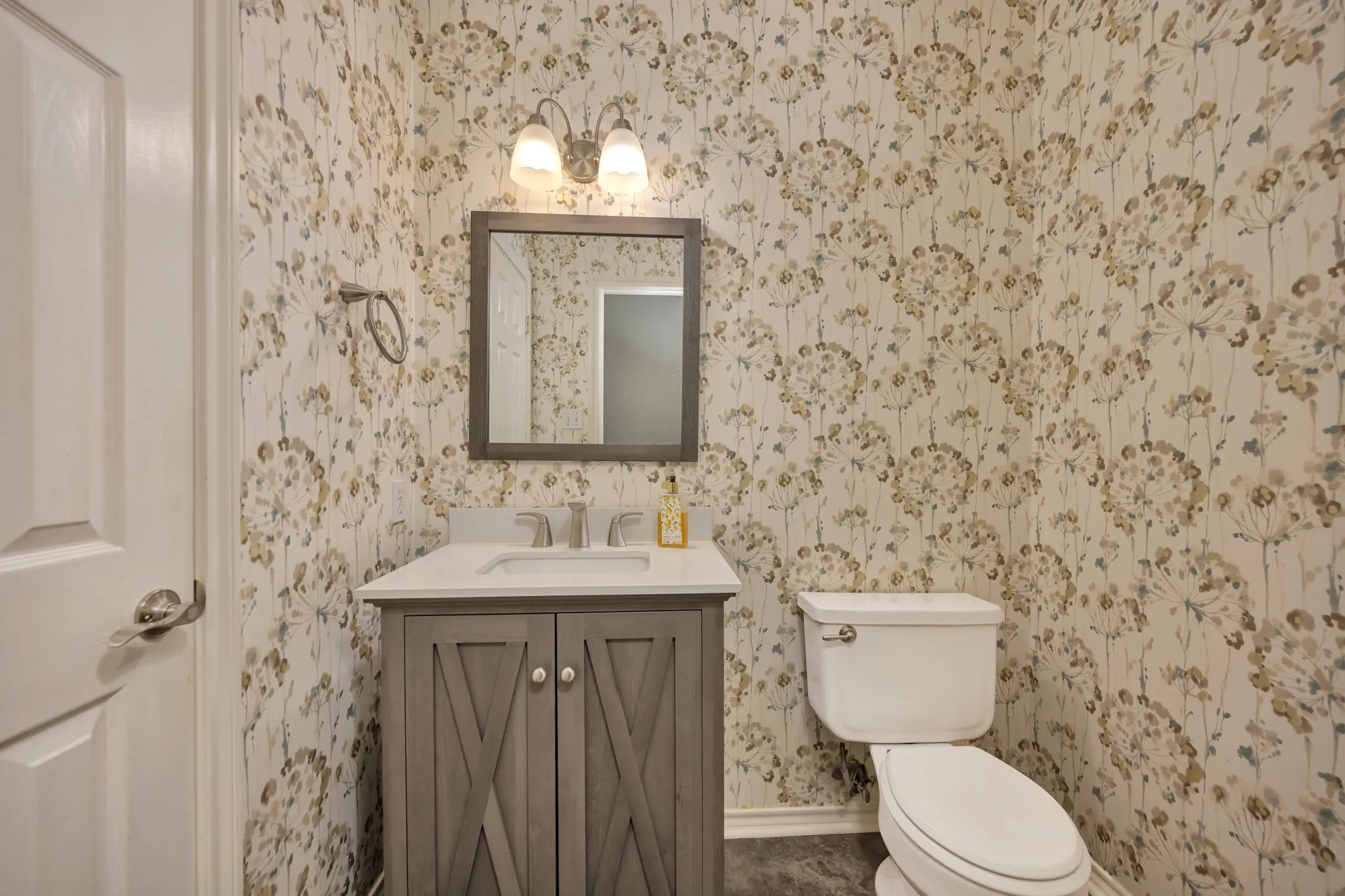 Single Family Residence For Sale in Tarrant County , 4731 Saddlebrook Drive, Benbrook, Texas 76116, 4 Bedroom, 3 Bathroom, 2 Garage spaces, 2,615 Sqft, built in 1991, mls#21329565, Real Estate Agent in Benbrook, Homes For Sale in Tarrant county, Homes For Sale in Benbrook, Realtor in Benbrook Texas, Real Estate Brokerage Independent Realty Texas, Luminita Cordes Realtor