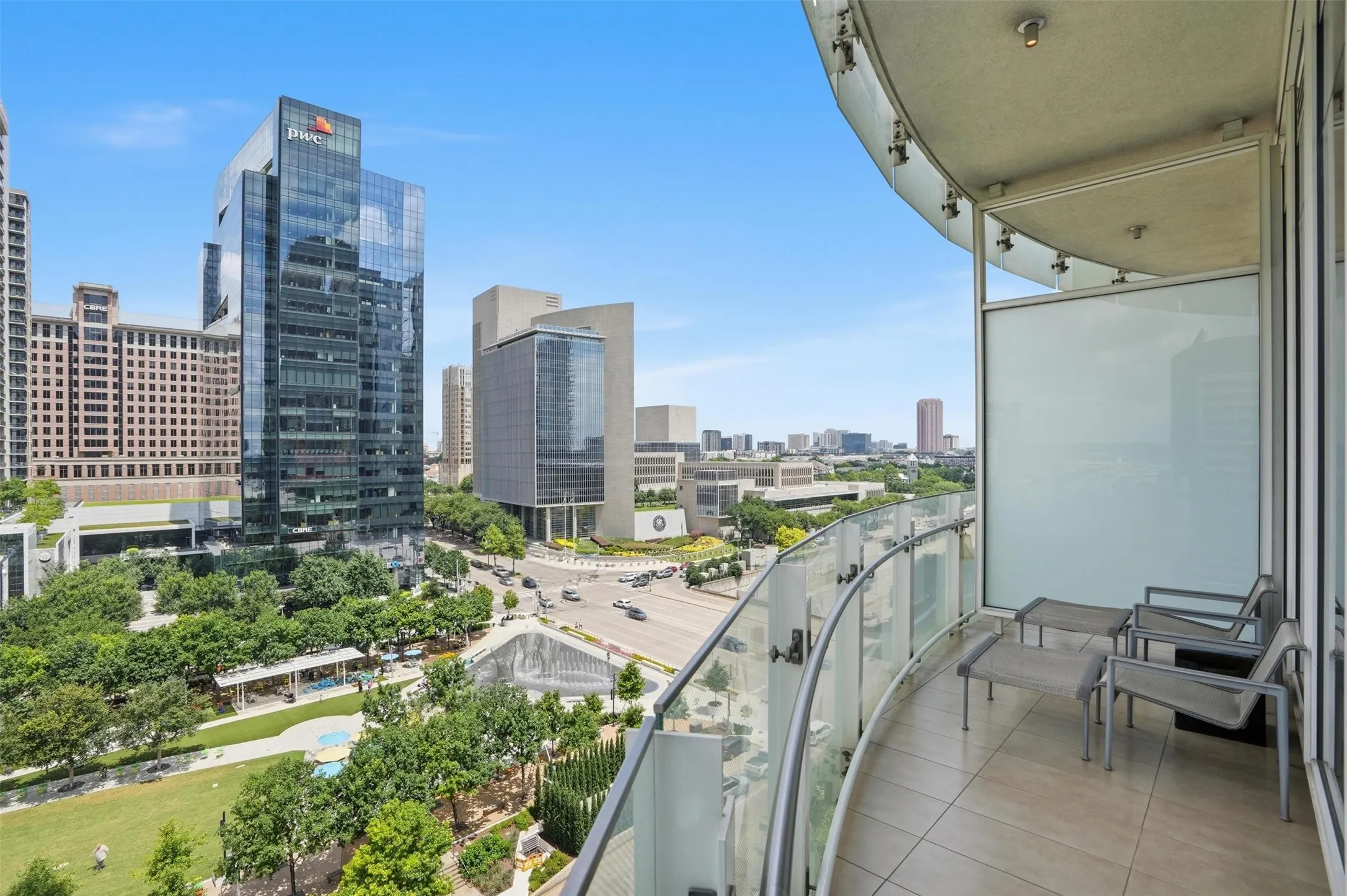 Condominium For Sale in Dallas County , 1918 Olive Street 704, Dallas, Texas 75201, 2 Bedroom, 2 Bathroom, 2 Garage spaces, 2,436 Sqft, built in 2011, mls#21326266, Real Estate Agent in Dallas, Homes For Sale in Dallas county, Homes For Sale in Dallas, Realtor in Dallas Texas, Real Estate Brokerage Independent Realty Texas, Luminita Cordes Realtor