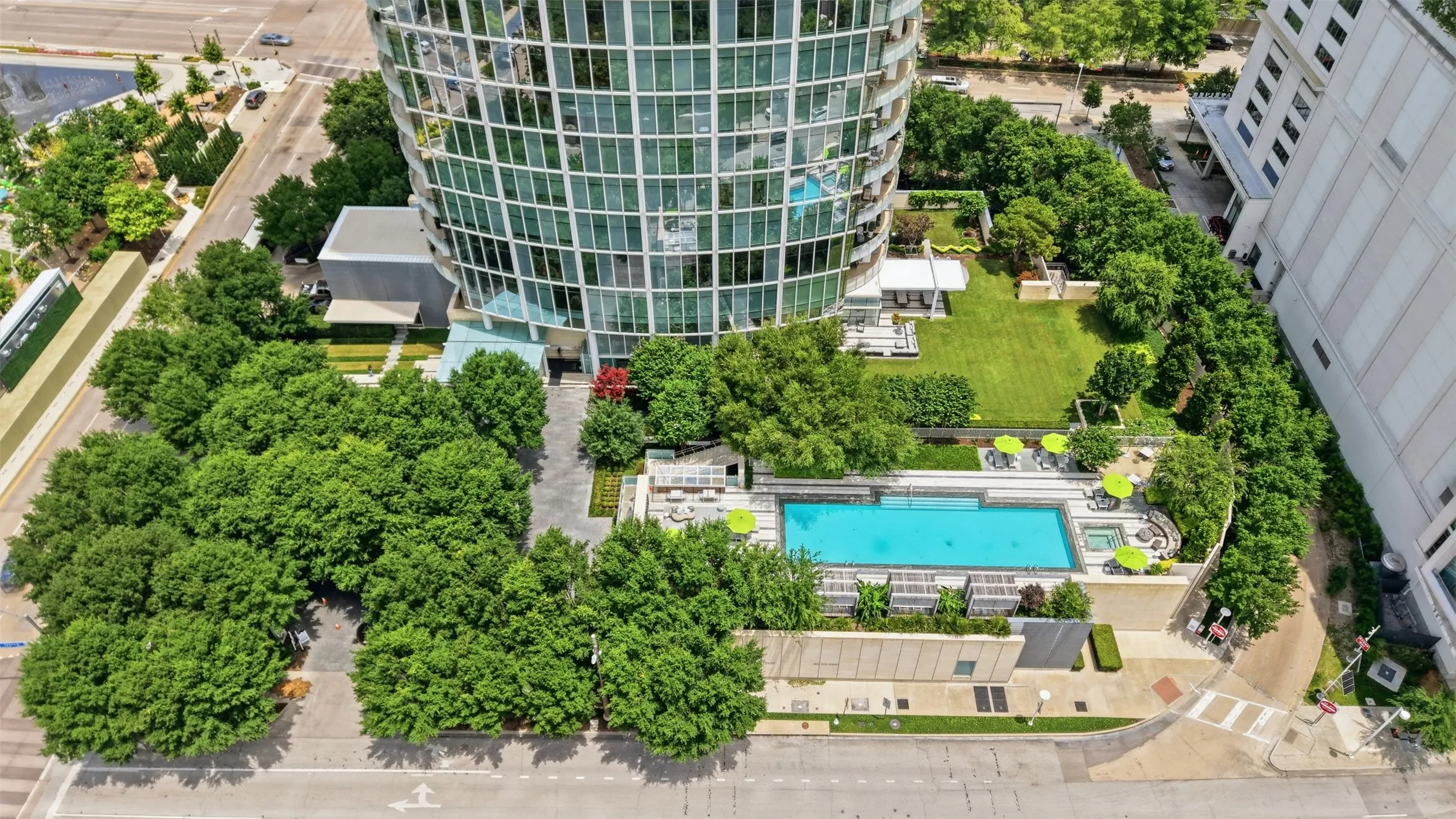 Condominium For Sale in Dallas County , 1918 Olive Street 704, Dallas, Texas 75201, 2 Bedroom, 2 Bathroom, 2 Garage spaces, 2,436 Sqft, built in 2011, mls#21326266, Real Estate Agent in Dallas, Homes For Sale in Dallas county, Homes For Sale in Dallas, Realtor in Dallas Texas, Real Estate Brokerage Independent Realty Texas, Luminita Cordes Realtor