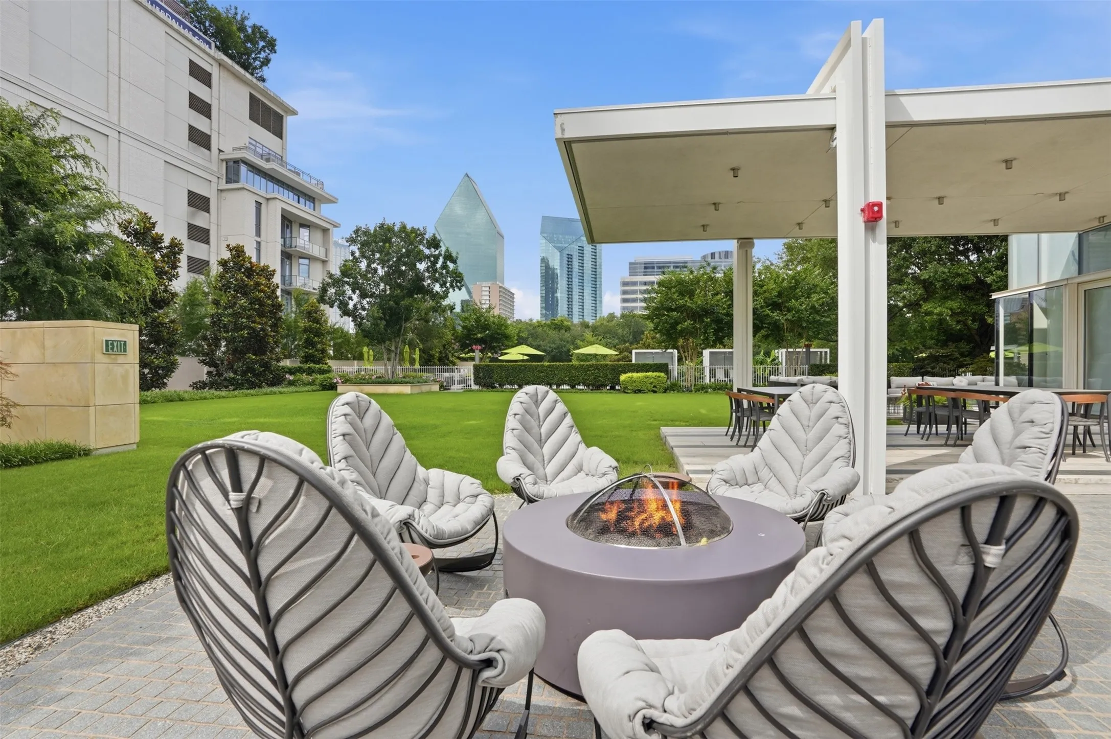 Condominium For Sale in Dallas County , 1918 Olive Street 704, Dallas, Texas 75201, 2 Bedroom, 2 Bathroom, 2 Garage spaces, 2,436 Sqft, built in 2011, mls#21326266, Real Estate Agent in Dallas, Homes For Sale in Dallas county, Homes For Sale in Dallas, Realtor in Dallas Texas, Real Estate Brokerage Independent Realty Texas, Luminita Cordes Realtor