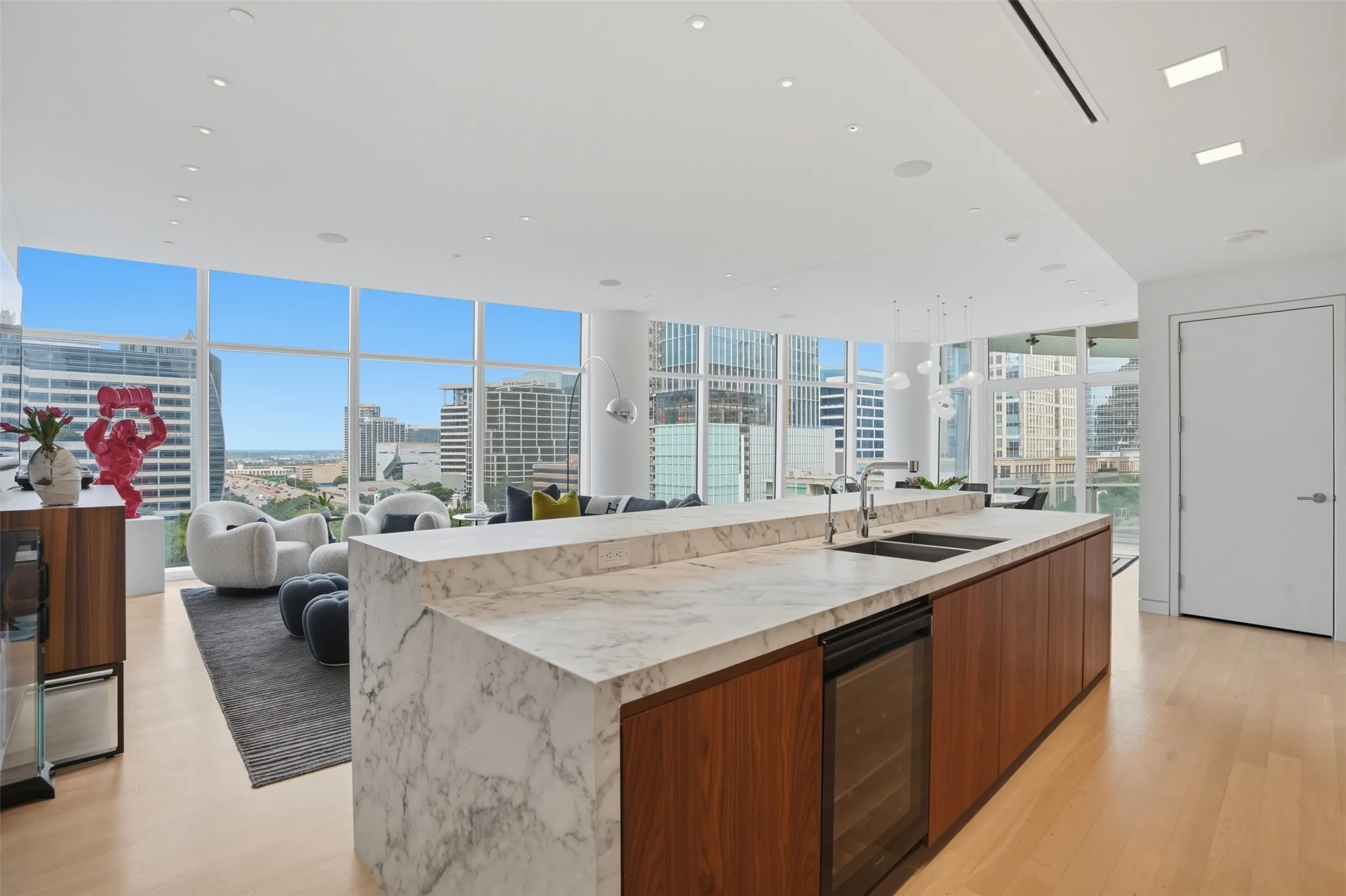 Condominium For Sale in Dallas County , 1918 Olive Street 704, Dallas, Texas 75201, 2 Bedroom, 2 Bathroom, 2 Garage spaces, 2,436 Sqft, built in 2011, mls#21326266, Real Estate Agent in Dallas, Homes For Sale in Dallas county, Homes For Sale in Dallas, Realtor in Dallas Texas, Real Estate Brokerage Independent Realty Texas, Luminita Cordes Realtor