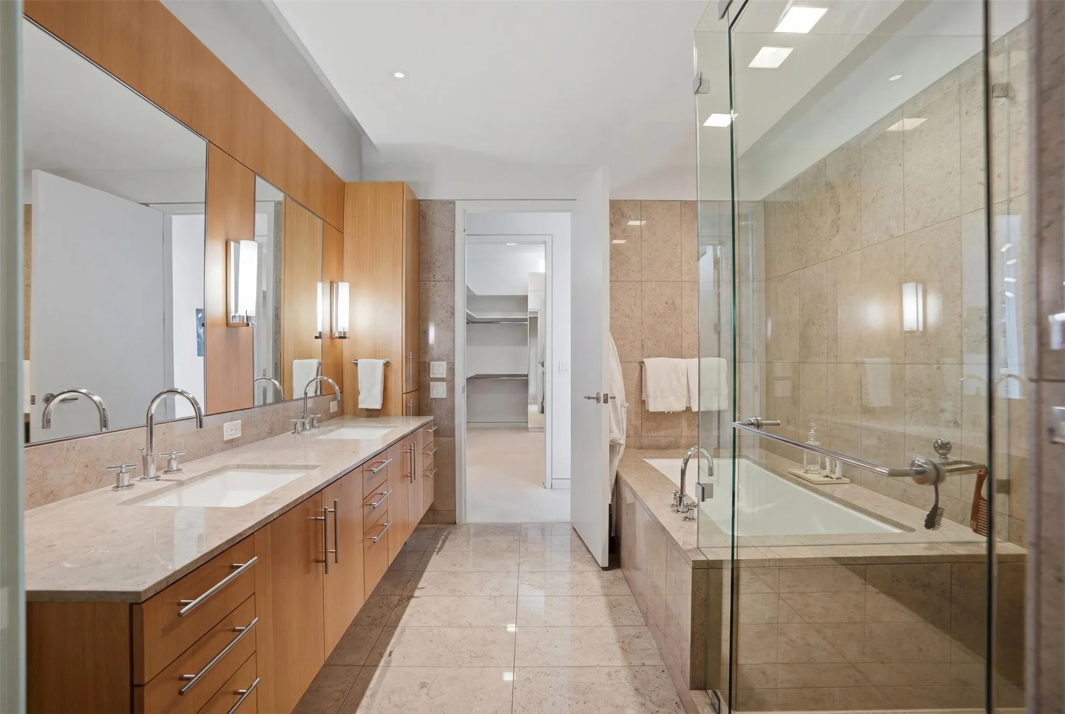 Condominium For Sale in Dallas County , 1918 Olive Street 704, Dallas, Texas 75201, 2 Bedroom, 2 Bathroom, 2 Garage spaces, 2,436 Sqft, built in 2011, mls#21326266, Real Estate Agent in Dallas, Homes For Sale in Dallas county, Homes For Sale in Dallas, Realtor in Dallas Texas, Real Estate Brokerage Independent Realty Texas, Luminita Cordes Realtor