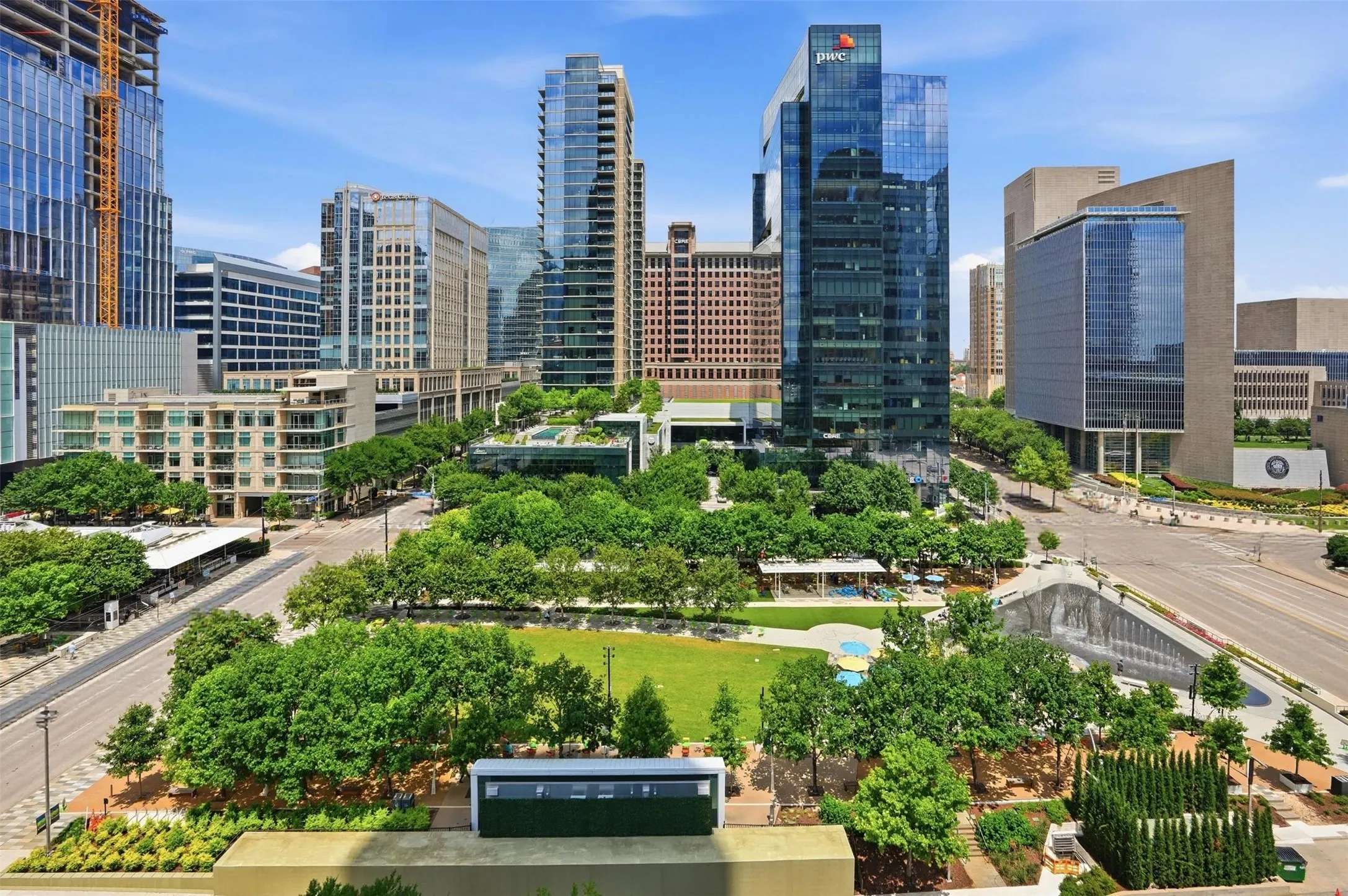 Condominium For Sale in Dallas County , 1918 Olive Street 704, Dallas, Texas 75201, 2 Bedroom, 2 Bathroom, 2 Garage spaces, 2,436 Sqft, built in 2011, mls#21326266, Real Estate Agent in Dallas, Homes For Sale in Dallas county, Homes For Sale in Dallas, Realtor in Dallas Texas, Real Estate Brokerage Independent Realty Texas, Luminita Cordes Realtor