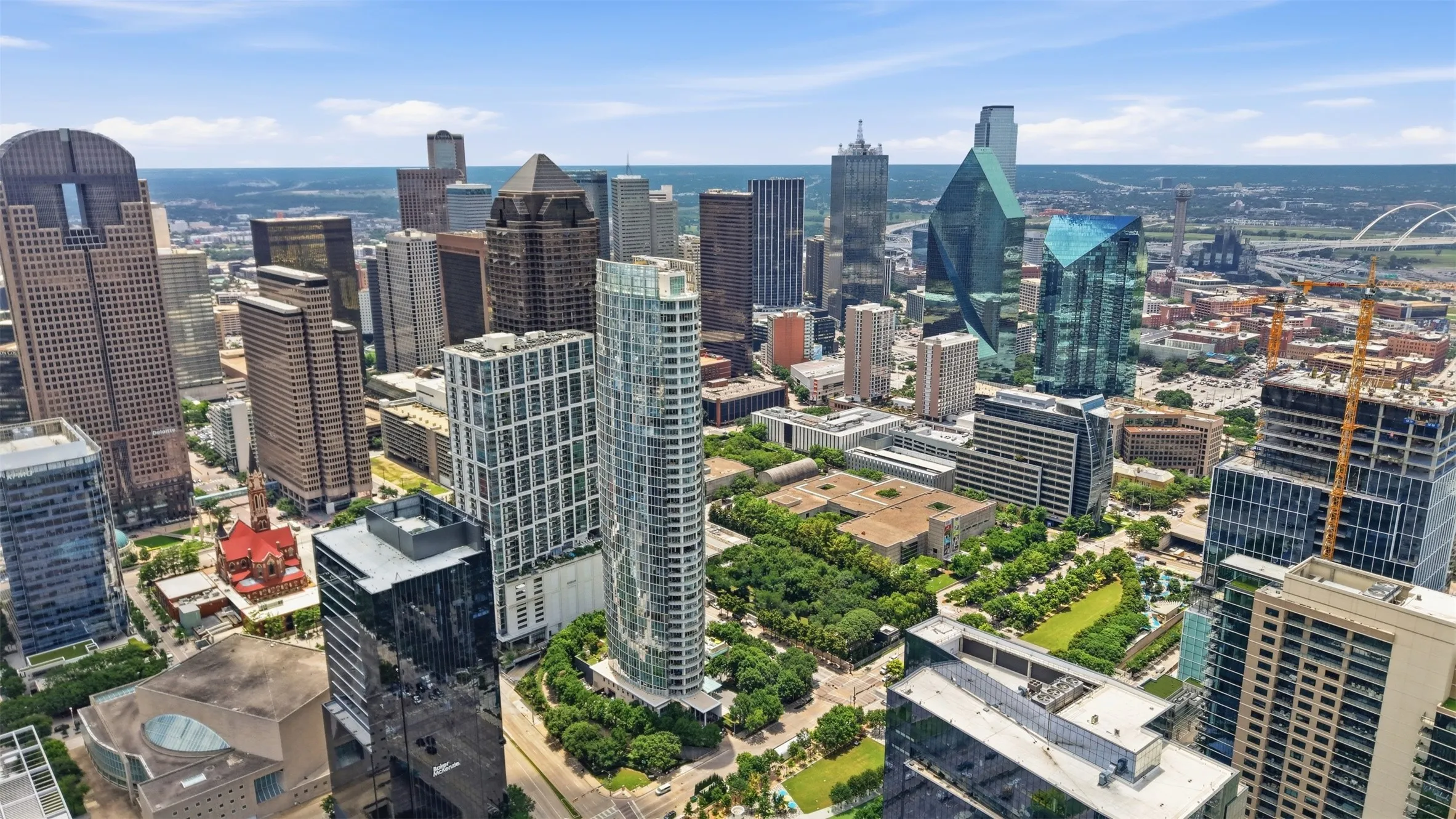 Condominium For Sale in Dallas County , 1918 Olive Street 704, Dallas, Texas 75201, 2 Bedroom, 2 Bathroom, 2 Garage spaces, 2,436 Sqft, built in 2011, mls#21326266, Real Estate Agent in Dallas, Homes For Sale in Dallas county, Homes For Sale in Dallas, Realtor in Dallas Texas, Real Estate Brokerage Independent Realty Texas, Luminita Cordes Realtor