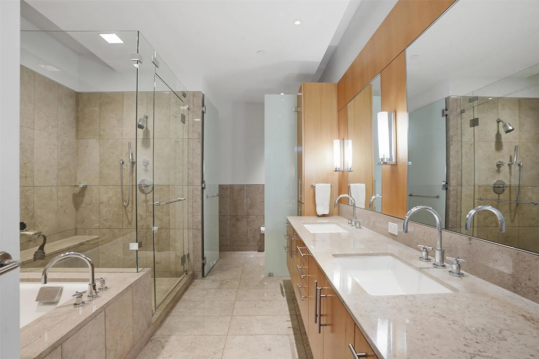 Condominium For Sale in Dallas County , 1918 Olive Street 704, Dallas, Texas 75201, 2 Bedroom, 2 Bathroom, 2 Garage spaces, 2,436 Sqft, built in 2011, mls#21326266, Real Estate Agent in Dallas, Homes For Sale in Dallas county, Homes For Sale in Dallas, Realtor in Dallas Texas, Real Estate Brokerage Independent Realty Texas, Luminita Cordes Realtor