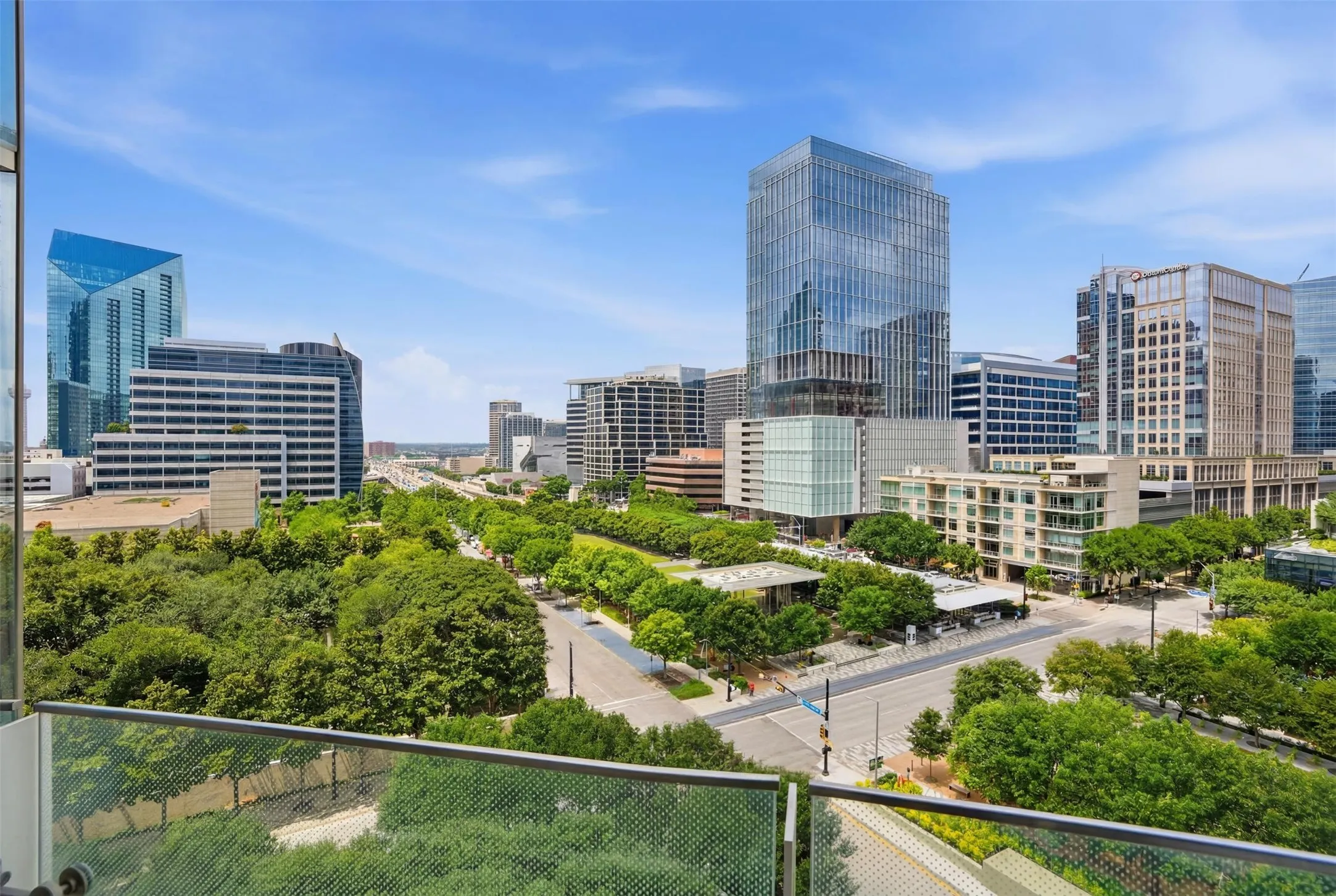 Condominium For Sale in Dallas County , 1918 Olive Street 704, Dallas, Texas 75201, 2 Bedroom, 2 Bathroom, 2 Garage spaces, 2,436 Sqft, built in 2011, mls#21326266, Real Estate Agent in Dallas, Homes For Sale in Dallas county, Homes For Sale in Dallas, Realtor in Dallas Texas, Real Estate Brokerage Independent Realty Texas, Luminita Cordes Realtor