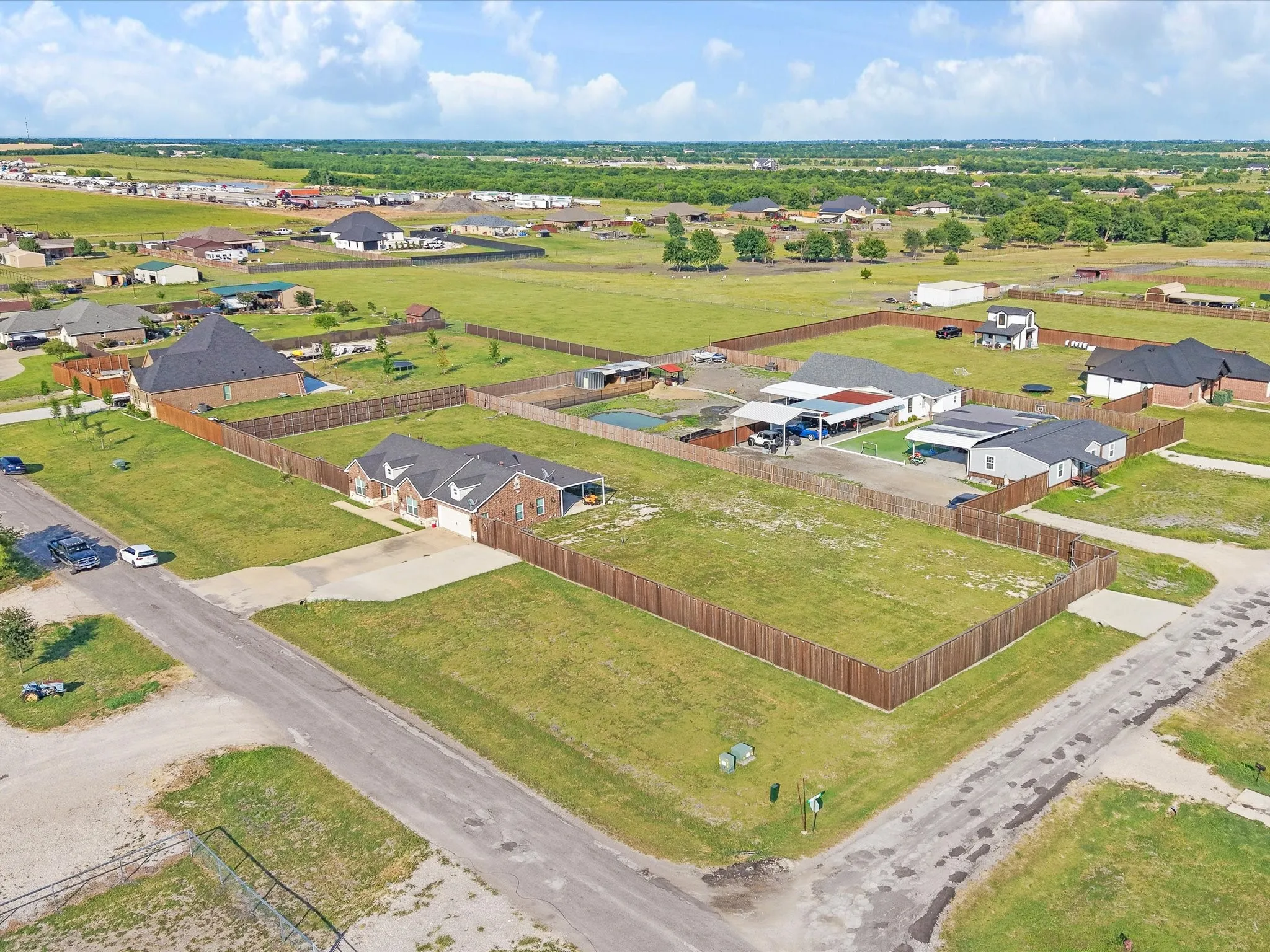 Single Family Residence For Sale in Kaufman County , 6011 Haley Way, Crandall, Texas 75114, 4 Bedroom, 3 Bathroom, 2 Garage spaces, 1,422 Sqft, built in 2018, mls#21327016, Real Estate Agent in Crandall, Homes For Sale in Kaufman county, Homes For Sale in Crandall, Realtor in Crandall Texas, Real Estate Brokerage Independent Realty Texas, Luminita Cordes Realtor