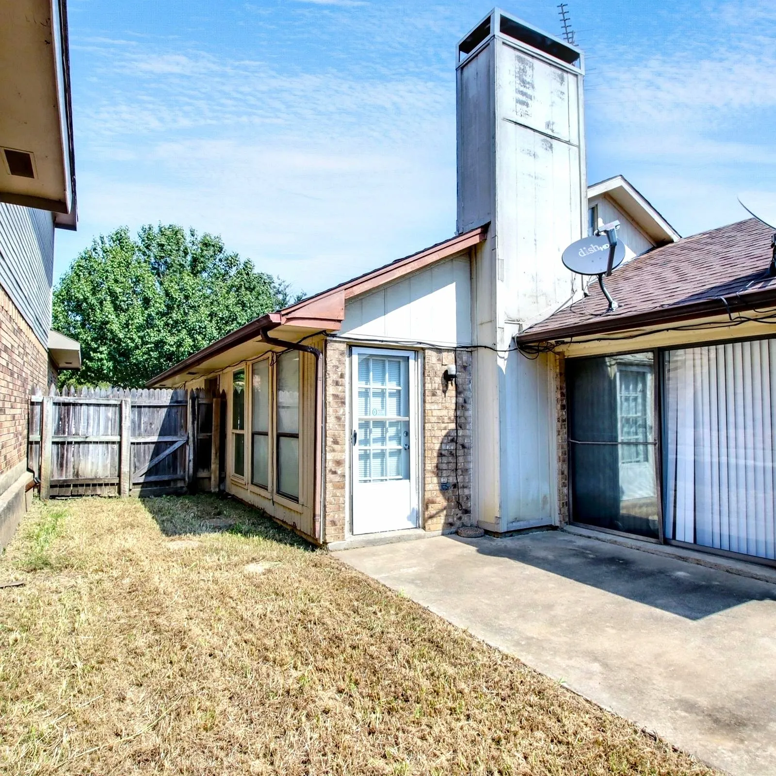 Single Family Residence For Sale in Dallas County , 712 Via Miramonte, Mesquite, Texas 75150, 2 Bedrooms, 2 Bathrooms, 2 Garage spaces, 1,114 Sqft, built in 1981, Price $195,000, mls#21329649, Real Estate Agent in Mesquite, Homes For Sale in Dallas county, Homes For Sale in Mesquite, Realtor in Mesquite Texas, Real Estate Brokerage Independent Realty Texas, Luminita Cordes Realtor